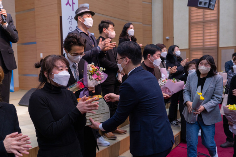 YTo1Mzp7czo4OiJGaWxlTmFtZSI7czo0MDoiYmQ0ZGU2ZGItY2U4OS00Mzg2LTg0M2EtNmQxMjM5NTEzNTQ3LmpwZyI7czoxMjoiRmlsZURhdGVUaW1lIjtpOjE2NDMwOTQ3NzY7czo4OiJGaWxlU2l6ZSI7aToxMzk5MzU0O3M6ODoiRmlsZVR5cGUiO2k6MjtzOjg6Ik1pbWVUeXBlIjtzOjEwOiJpbWFnZS9qcGVnIjtzOjEzOiJTZWN0aW9uc0ZvdW5kIjtzOjMwOiJBTllfVEFHLCBJRkQwLCBUSFVNQk5BSUwsIEVYSUYiO3M6ODoiQ09NUFVURUQiO2E6OTp7czo0OiJodG1sIjtzOjI2OiJ3aWR0aD0iMjEwMCIgaGVpZ2h0PSIxNDAwIiI7czo2OiJIZWlnaHQiO2k6MTQwMDtzOjU6IldpZHRoIjtpOjIxMDA7czo3OiJJc0NvbG9yIjtpOjE7czoxNzoiQnl0ZU9yZGVyTW90b3JvbGEiO2k6MDtzOjg6IkNDRFdpZHRoIjtzOjQ6IjEybW0iO3M6MTU6IkFwZXJ0dXJlRk51bWJlciI7czo1OiJmLzQuMCI7czoxODoiVGh1bWJuYWlsLkZpbGVUeXBlIjtpOjI7czoxODoiVGh1bWJuYWlsLk1pbWVUeXBlIjtzOjEwOiJpbWFnZS9qcGVnIjt9czo0OiJNYWtlIjtzOjQ6IlNPTlkiO3M6NToiTW9kZWwiO3M6ODoiSUxDRS03TTMiO3M6MTE6IlhSZXNvbHV0aW9uIjtzOjU6IjI0MC8xIjtzOjExOiJZUmVzb2x1dGlvbiI7czo1OiIyNDAvMSI7czoxNDoiUmVzb2x1dGlvblVuaXQiO2k6MjtzOjg6IlNvZnR3YXJlIjtzOjQ4OiJBZG9iZSBQaG90b3Nob3AgTGlnaHRyb29tIENsYXNzaWMgMTEuMSAoV2luZG93cykiO3M6ODoiRGF0ZVRpbWUiO3M6MTk6IjIwMjI6MDE6MjUgMTU6MTU6NTciO3M6MTY6IllDYkNyUG9zaXRpb25pbmciO2k6MjtzOjE5OiJSZWZlcmVuY2VCbGFja1doaXRlIjthOjY6e2k6MDtzOjM6IjAvMSI7aToxO3M6NToiMjU1LzEiO2k6MjtzOjU6IjEyOC8xIjtpOjM7czo1OiIyNTUvMSI7aTo0O3M6NToiMTI4LzEiO2k6NTtzOjU6IjI1NS8xIjt9czoxNjoiRXhpZl9JRkRfUG9pbnRlciI7aToyODQ7czo5OiJUSFVNQk5BSUwiO2E6Njp7czoxMToiQ29tcHJlc3Npb24iO2k6NjtzOjExOiJYUmVzb2x1dGlvbiI7czo1OiIyNDAvMSI7czoxMToiWVJlc29sdXRpb24iO3M6NToiMjQwLzEiO3M6MTQ6IlJlc29sdXRpb25Vbml0IjtpOjI7czoyMToiSlBFR0ludGVyY2hhbmdlRm9ybWF0IjtpOjkzMjtzOjI3OiJKUEVHSW50ZXJjaGFuZ2VGb3JtYXRMZW5ndGgiO2k6MTg4MjY7fXM6MTI6IkV4cG9zdXJlVGltZSI7czo1OiIxLzEyNSI7czo3OiJGTnVtYmVyIjtzOjM6IjQvMSI7czoxNToiRXhwb3N1cmVQcm9ncmFtIjtpOjE7czoxNToiSVNPU3BlZWRSYXRpbmdzIjtpOjUwMDtzOjExOiJFeGlmVmVyc2lvbiI7czo0OiIwMjIxIjtzOjE2OiJEYXRlVGltZU9yaWdpbmFsIjtzOjE5OiIyMDIyOjAxOjIzIDExOjA4OjQxIjtzOjE3OiJEYXRlVGltZURpZ2l0aXplZCI7czoxOToiMjAyMjowMToyMyAxMTowODo0MSI7czoyMzoiQ29tcG9uZW50c0NvbmZpZ3VyYXRpb24iO3M6NDoiAQIDACI7czoxNzoiU2h1dHRlclNwZWVkVmFsdWUiO3M6MTU6IjY5NjU3ODQvMTAwMDAwMCI7czoxMzoiQXBlcnR1cmVWYWx1ZSI7czozOiI0LzEiO3M6MTU6IkJyaWdodG5lc3NWYWx1ZSI7czo5OiI0MDI0LzI1NjAiO3M6MTc6IkV4cG9zdXJlQmlhc1ZhbHVlIjtzOjQ6IjAvMTAiO3M6MTY6Ik1heEFwZXJ0dXJlVmFsdWUiO3M6ODoiMTAyNC8yNTYiO3M6MTI6Ik1ldGVyaW5nTW9kZSI7aTo1O3M6MTE6IkxpZ2h0U291cmNlIjtpOjA7czo1OiJGbGFzaCI7aToxNjtzOjExOiJGb2NhbExlbmd0aCI7czo2OiIzNDAvMTAiO3M6MTU6IkZsYXNoUGl4VmVyc2lvbiI7czo0OiIwMTAwIjtzOjEwOiJDb2xvclNwYWNlIjtpOjE7czoxNDoiRXhpZkltYWdlV2lkdGgiO2k6MjEwMDtzOjE1OiJFeGlmSW1hZ2VMZW5ndGgiO2k6MTQwMDtzOjIxOiJGb2NhbFBsYW5lWFJlc29sdXRpb24iO3M6MTQ6IjU0OTY1NjMyLzMyNzY4IjtzOjIxOiJGb2NhbFBsYW5lWVJlc29sdXRpb24iO3M6MTQ6IjU0OTY1NjMyLzMyNzY4IjtzOjI0OiJGb2NhbFBsYW5lUmVzb2x1dGlvblVuaXQiO2k6MztzOjEwOiJGaWxlU291cmNlIjtzOjE6IgMiO3M6OToiU2NlbmVUeXBlIjtzOjE6IgEiO3M6MTQ6IkN1c3RvbVJlbmRlcmVkIjtpOjA7czoxMjoiRXhwb3N1cmVNb2RlIjtpOjE7czoxMjoiV2hpdGVCYWxhbmNlIjtpOjA7czoxNjoiRGlnaXRhbFpvb21SYXRpbyI7czo1OiIxNi8xNiI7czoyMToiRm9jYWxMZW5ndGhJbjM1bW1GaWxtIjtpOjM0O3M6MTY6IlNjZW5lQ2FwdHVyZVR5cGUiO2k6MDtzOjg6IkNvbnRyYXN0IjtpOjA7czoxMDoiU2F0dXJhdGlvbiI7aTowO3M6OToiU2hhcnBuZXNzIjtpOjA7fQ==