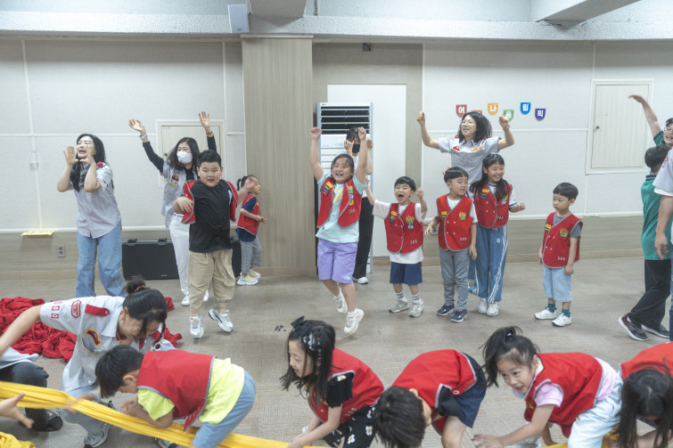 YTo1ODp7czo4OiJGaWxlTmFtZSI7czo0MDoiY2QzNjQzNzAtOWUxYS00NDc0LWJhZWQtMzUyMzk0ZmZiNzBiLmpwZyI7czoxMjoiRmlsZURhdGVUaW1lIjtpOjE3NTA0ODMyMjc7czo4OiJGaWxlU2l6ZSI7aToxNTMxOTM2O3M6ODoiRmlsZVR5cGUiO2k6MjtzOjg6Ik1pbWVUeXBlIjtzOjEwOiJpbWFnZS9qcGVnIjtzOjEzOiJTZWN0aW9uc0ZvdW5kIjtzOjMwOiJBTllfVEFHLCBJRkQwLCBUSFVNQk5BSUwsIEVYSUYiO3M6ODoiQ09NUFVURUQiO2E6OTp7czo0OiJodG1sIjtzOjI2OiJ3aWR0aD0iMTc1MiIgaGVpZ2h0PSIxMTY4IiI7czo2OiJIZWlnaHQiO2k6MTE2ODtzOjU6IldpZHRoIjtpOjE3NTI7czo3OiJJc0NvbG9yIjtpOjE7czoxNzoiQnl0ZU9yZGVyTW90b3JvbGEiO2k6MDtzOjE1OiJBcGVydHVyZUZOdW1iZXIiO3M6NToiZi8yLjgiO3M6OToiQ29weXJpZ2h0IjtzOjQ6IllBQkMiO3M6MTg6IlRodW1ibmFpbC5GaWxlVHlwZSI7aToyO3M6MTg6IlRodW1ibmFpbC5NaW1lVHlwZSI7czoxMDoiaW1hZ2UvanBlZyI7fXM6NDoiTWFrZSI7czo0OiJTT05ZIjtzOjU6Ik1vZGVsIjtzOjg6IklMQ0UtN000IjtzOjExOiJYUmVzb2x1dGlvbiI7czo1OiIyNDAvMSI7czoxMToiWVJlc29sdXRpb24iO3M6NToiMjQwLzEiO3M6MTQ6IlJlc29sdXRpb25Vbml0IjtpOjI7czo4OiJTb2Z0d2FyZSI7czo1MjoiQWRvYmUgUGhvdG9zaG9wIExpZ2h0cm9vbSBDbGFzc2ljIDE0LjMuMSAoTWFjaW50b3NoKSI7czo4OiJEYXRlVGltZSI7czoxOToiMjAyNTowNjoyMSAxNDoxNDoxOCI7czo2OiJBcnRpc3QiO3M6NzoiWUFCQ19TRyI7czo5OiJDb3B5cmlnaHQiO3M6NDoiWUFCQyI7czoxNjoiRXhpZl9JRkRfUG9pbnRlciI7aToyNTQ7czo5OiJUSFVNQk5BSUwiO2E6Njp7czoxMToiQ29tcHJlc3Npb24iO2k6NjtzOjExOiJYUmVzb2x1dGlvbiI7czo0OiI3Mi8xIjtzOjExOiJZUmVzb2x1dGlvbiI7czo0OiI3Mi8xIjtzOjE0OiJSZXNvbHV0aW9uVW5pdCI7aToyO3M6MjE6IkpQRUdJbnRlcmNoYW5nZUZvcm1hdCI7aToxMDQwO3M6Mjc6IkpQRUdJbnRlcmNoYW5nZUZvcm1hdExlbmd0aCI7aToxNzMxOTt9czoxMjoiRXhwb3N1cmVUaW1lIjtzOjU6IjEvMTYwIjtzOjc6IkZOdW1iZXIiO3M6NToiMjgvMTAiO3M6MTU6IkV4cG9zdXJlUHJvZ3JhbSI7aToxO3M6MTU6IklTT1NwZWVkUmF0aW5ncyI7aTo0MDA7czoxOToiVW5kZWZpbmVkVGFnOjB4ODgzMCI7aToyO3M6MTk6IlVuZGVmaW5lZFRhZzoweDg4MzIiO2k6NDAwO3M6MTE6IkV4aWZWZXJzaW9uIjtzOjQ6IjAyMzIiO3M6MTY6IkRhdGVUaW1lT3JpZ2luYWwiO3M6MTk6IjIwMjU6MDY6MjEgMTA6MDc6MTYiO3M6MTc6IkRhdGVUaW1lRGlnaXRpemVkIjtzOjE5OiIyMDI1OjA2OjIxIDEwOjA3OjE2IjtzOjE5OiJVbmRlZmluZWRUYWc6MHg5MDEwIjtzOjY6IiswOTowMCI7czoxOToiVW5kZWZpbmVkVGFnOjB4OTAxMSI7czo2OiIrMDk6MDAiO3M6MTk6IlVuZGVmaW5lZFRhZzoweDkwMTIiO3M6NjoiKzA5OjAwIjtzOjE3OiJTaHV0dGVyU3BlZWRWYWx1ZSI7czoxNToiNzMyMTkyOC8xMDAwMDAwIjtzOjEzOiJBcGVydHVyZVZhbHVlIjtzOjE1OiIyOTcwODU0LzEwMDAwMDAiO3M6MTU6IkJyaWdodG5lc3NWYWx1ZSI7czo5OiI2NTI0LzI1NjAiO3M6MTc6IkV4cG9zdXJlQmlhc1ZhbHVlIjtzOjQ6IjAvMTAiO3M6MTY6Ik1heEFwZXJ0dXJlVmFsdWUiO3M6NzoiNzYwLzI1NiI7czoxMjoiTWV0ZXJpbmdNb2RlIjtpOjU7czoxMToiTGlnaHRTb3VyY2UiO2k6MDtzOjU6IkZsYXNoIjtpOjEzO3M6MTE6IkZvY2FsTGVuZ3RoIjtzOjY6IjMwMC8xMCI7czoxODoiU3ViU2VjVGltZU9yaWdpbmFsIjtzOjM6IjYwNiI7czoxOToiU3ViU2VjVGltZURpZ2l0aXplZCI7czozOiI2MDYiO3M6MTA6IkNvbG9yU3BhY2UiO2k6NjU1MzU7czoyMToiRm9jYWxQbGFuZVhSZXNvbHV0aW9uIjtzOjE0OiI2NDQ0OTMzOS8zMjc2OCI7czoyMToiRm9jYWxQbGFuZVlSZXNvbHV0aW9uIjtzOjE0OiI2NDQ0OTMzOS8zMjc2OCI7czoyNDoiRm9jYWxQbGFuZVJlc29sdXRpb25Vbml0IjtpOjM7czoxMDoiRmlsZVNvdXJjZSI7czoxOiIDIjtzOjk6IlNjZW5lVHlwZSI7czoxOiIBIjtzOjE0OiJDdXN0b21SZW5kZXJlZCI7aTowO3M6MTI6IkV4cG9zdXJlTW9kZSI7aToxO3M6MTI6IldoaXRlQmFsYW5jZSI7aToxO3M6MTY6IkRpZ2l0YWxab29tUmF0aW8iO3M6NToiMTYvMTYiO3M6MjE6IkZvY2FsTGVuZ3RoSW4zNW1tRmlsbSI7aTozMDtzOjE2OiJTY2VuZUNhcHR1cmVUeXBlIjtpOjA7czo4OiJDb250cmFzdCI7aTowO3M6MTA6IlNhdHVyYXRpb24iO2k6MDtzOjk6IlNoYXJwbmVzcyI7aTowO3M6MTk6IlVuZGVmaW5lZFRhZzoweEE0MzIiO2E6NDp7aTowO3M6NjoiMjQwLzEwIjtpOjE7czo2OiI3MDAvMTAiO2k6MjtzOjU6IjI4LzEwIjtpOjM7czo1OiIyOC8xMCI7fXM6MTk6IlVuZGVmaW5lZFRhZzoweEE0MzQiO3M6MjE6IkZFIDI0LTcwbW0gRjIuOCBHTSBJSSI7fQ==