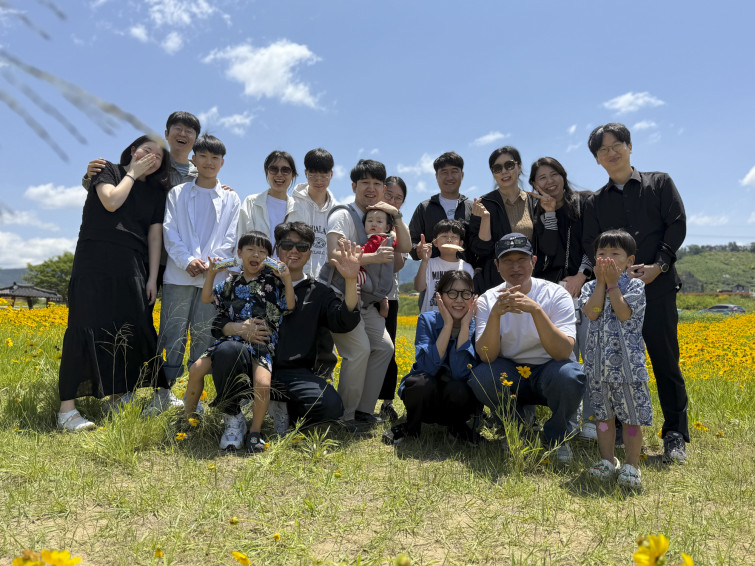 YTo0ODp7czo4OiJGaWxlTmFtZSI7czo0MDoiZDAwNGRkZTktM2VkNC00YWIxLWEyOTEtYmUzNTQ2N2ZhYTYzLmpwZyI7czoxMjoiRmlsZURhdGVUaW1lIjtpOjE3NDgzMTI4MzI7czo4OiJGaWxlU2l6ZSI7aToyMjY5MDY5O3M6ODoiRmlsZVR5cGUiO2k6MjtzOjg6Ik1pbWVUeXBlIjtzOjEwOiJpbWFnZS9qcGVnIjtzOjEzOiJTZWN0aW9uc0ZvdW5kIjtzOjMwOiJBTllfVEFHLCBJRkQwLCBUSFVNQk5BSUwsIEVYSUYiO3M6ODoiQ09NUFVURUQiO2E6ODp7czo0OiJodG1sIjtzOjI2OiJ3aWR0aD0iMjAwMCIgaGVpZ2h0PSIxNTAwIiI7czo2OiJIZWlnaHQiO2k6MTUwMDtzOjU6IldpZHRoIjtpOjIwMDA7czo3OiJJc0NvbG9yIjtpOjE7czoxNzoiQnl0ZU9yZGVyTW90b3JvbGEiO2k6MDtzOjE1OiJBcGVydHVyZUZOdW1iZXIiO3M6NToiZi8xLjgiO3M6MTg6IlRodW1ibmFpbC5GaWxlVHlwZSI7aToyO3M6MTg6IlRodW1ibmFpbC5NaW1lVHlwZSI7czoxMDoiaW1hZ2UvanBlZyI7fXM6NDoiTWFrZSI7czo1OiJBcHBsZSI7czo1OiJNb2RlbCI7czoxNzoiaVBob25lIDE2IFBybyBNYXgiO3M6MTE6IlhSZXNvbHV0aW9uIjtzOjU6IjI0MC8xIjtzOjExOiJZUmVzb2x1dGlvbiI7czo1OiIyNDAvMSI7czoxNDoiUmVzb2x1dGlvblVuaXQiO2k6MjtzOjg6IlNvZnR3YXJlIjtzOjUyOiJBZG9iZSBQaG90b3Nob3AgTGlnaHRyb29tIENsYXNzaWMgMTQuMy4xIChNYWNpbnRvc2gpIjtzOjg6IkRhdGVUaW1lIjtzOjE5OiIyMDI1OjA1OjI3IDExOjI1OjU5IjtzOjE2OiJFeGlmX0lGRF9Qb2ludGVyIjtpOjIyNDtzOjk6IlRIVU1CTkFJTCI7YTo2OntzOjExOiJDb21wcmVzc2lvbiI7aTo2O3M6MTE6IlhSZXNvbHV0aW9uIjtzOjQ6IjcyLzEiO3M6MTE6IllSZXNvbHV0aW9uIjtzOjQ6IjcyLzEiO3M6MTQ6IlJlc29sdXRpb25Vbml0IjtpOjI7czoyMToiSlBFR0ludGVyY2hhbmdlRm9ybWF0IjtpOjkzNDtzOjI3OiJKUEVHSW50ZXJjaGFuZ2VGb3JtYXRMZW5ndGgiO2k6MTk3Mzk7fXM6MTI6IkV4cG9zdXJlVGltZSI7czo2OiIxLzQ3MDAiO3M6NzoiRk51bWJlciI7czo1OiIxOC8xMCI7czoxNToiRXhwb3N1cmVQcm9ncmFtIjtpOjI7czoxNToiSVNPU3BlZWRSYXRpbmdzIjtpOjgwO3M6MTE6IkV4aWZWZXJzaW9uIjtzOjQ6IjAyMzIiO3M6MTY6IkRhdGVUaW1lT3JpZ2luYWwiO3M6MTk6IjIwMjU6MDU6MjUgMTI6MDI6NTEiO3M6MTc6IkRhdGVUaW1lRGlnaXRpemVkIjtzOjE5OiIyMDI1OjA1OjI1IDEyOjAyOjUxIjtzOjE5OiJVbmRlZmluZWRUYWc6MHg5MDEwIjtzOjY6IiswOTowMCI7czoxOToiVW5kZWZpbmVkVGFnOjB4OTAxMSI7czo2OiIrMDk6MDAiO3M6MTk6IlVuZGVmaW5lZFRhZzoweDkwMTIiO3M6NjoiKzA5OjAwIjtzOjE3OiJTaHV0dGVyU3BlZWRWYWx1ZSI7czoxNjoiMTIxOTg0NDUvMTAwMDAwMCI7czoxMzoiQXBlcnR1cmVWYWx1ZSI7czoxNToiMTY5NTk5NC8xMDAwMDAwIjtzOjE1OiJCcmlnaHRuZXNzVmFsdWUiO3M6MTI6IjEwMDA0OS8xMDAyOSI7czoxNzoiRXhwb3N1cmVCaWFzVmFsdWUiO3M6MzoiMC8xIjtzOjEyOiJNZXRlcmluZ01vZGUiO2k6NTtzOjU6IkZsYXNoIjtpOjE2O3M6MTE6IkZvY2FsTGVuZ3RoIjtzOjEyOiIyNTE3NzMvMzcyMTciO3M6MTU6IlN1YmplY3RMb2NhdGlvbiI7YTo0OntpOjA7aTo0NjQwO2k6MTtpOjExNzg7aToyO2k6MjI4O2k6MztpOjIyODt9czoxODoiU3ViU2VjVGltZU9yaWdpbmFsIjtzOjM6IjAzOSI7czoxOToiU3ViU2VjVGltZURpZ2l0aXplZCI7czozOiIwMzkiO3M6MTA6IkNvbG9yU3BhY2UiO2k6NjU1MzU7czoxMzoiU2Vuc2luZ01ldGhvZCI7aToyO3M6OToiU2NlbmVUeXBlIjtzOjE6IgEiO3M6MTQ6IkN1c3RvbVJlbmRlcmVkIjtpOjg7czoxMjoiRXhwb3N1cmVNb2RlIjtpOjA7czoxMjoiV2hpdGVCYWxhbmNlIjtpOjA7czoxNjoiRGlnaXRhbFpvb21SYXRpbyI7czo3OiIxMTkvMTA5IjtzOjIxOiJGb2NhbExlbmd0aEluMzVtbUZpbG0iO2k6MjY7czoxNjoiU2NlbmVDYXB0dXJlVHlwZSI7aTowO3M6MTk6IlVuZGVmaW5lZFRhZzoweEE0MzIiO2E6NDp7aTowO3M6MTI6IjI1MzEyNi8zNzQxNyI7aToxO3M6MTQ6IjIwNTIxOTYvMTMxMDQ3IjtpOjI7czoxNDoiMTI0NDIzNi82OTkwMDkiO2k6MztzOjQ6IjE0LzUiO31zOjE5OiJVbmRlZmluZWRUYWc6MHhBNDMzIjtzOjU6IkFwcGxlIjtzOjE5OiJVbmRlZmluZWRUYWc6MHhBNDM0IjtzOjUxOiJpUGhvbmUgMTYgUHJvIE1heCBiYWNrIHRyaXBsZSBjYW1lcmEgNi43NjVtbSBmLzEuNzgiO30=