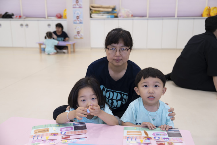 YTo1ODp7czo4OiJGaWxlTmFtZSI7czo0MDoiZDEwMjlmYzMtYmUxNy00YjM0LTg0YjctNjFiY2M5MTFiMzhlLmpwZyI7czoxMjoiRmlsZURhdGVUaW1lIjtpOjE3NTMxNDY1NzM7czo4OiJGaWxlU2l6ZSI7aTo3Njg0MTM7czo4OiJGaWxlVHlwZSI7aToyO3M6ODoiTWltZVR5cGUiO3M6MTA6ImltYWdlL2pwZWciO3M6MTM6IlNlY3Rpb25zRm91bmQiO3M6MzA6IkFOWV9UQUcsIElGRDAsIFRIVU1CTkFJTCwgRVhJRiI7czo4OiJDT01QVVRFRCI7YTo5OntzOjQ6Imh0bWwiO3M6MjY6IndpZHRoPSIxNzUyIiBoZWlnaHQ9IjExNjgiIjtzOjY6IkhlaWdodCI7aToxMTY4O3M6NToiV2lkdGgiO2k6MTc1MjtzOjc6IklzQ29sb3IiO2k6MTtzOjE3OiJCeXRlT3JkZXJNb3Rvcm9sYSI7aTowO3M6MTU6IkFwZXJ0dXJlRk51bWJlciI7czo1OiJmLzIuOCI7czo5OiJDb3B5cmlnaHQiO3M6NDoiWUFCQyI7czoxODoiVGh1bWJuYWlsLkZpbGVUeXBlIjtpOjI7czoxODoiVGh1bWJuYWlsLk1pbWVUeXBlIjtzOjEwOiJpbWFnZS9qcGVnIjt9czo0OiJNYWtlIjtzOjQ6IlNPTlkiO3M6NToiTW9kZWwiO3M6ODoiSUxDRS03TTQiO3M6MTE6IlhSZXNvbHV0aW9uIjtzOjU6IjI0MC8xIjtzOjExOiJZUmVzb2x1dGlvbiI7czo1OiIyNDAvMSI7czoxNDoiUmVzb2x1dGlvblVuaXQiO2k6MjtzOjg6IlNvZnR3YXJlIjtzOjUwOiJBZG9iZSBQaG90b3Nob3AgTGlnaHRyb29tIENsYXNzaWMgMTQuNCAoTWFjaW50b3NoKSI7czo4OiJEYXRlVGltZSI7czoxOToiMjAyNTowNzoyMiAwOTo1ODo1NSI7czo2OiJBcnRpc3QiO3M6NzoiWUFCQ19TRyI7czo5OiJDb3B5cmlnaHQiO3M6NDoiWUFCQyI7czoxNjoiRXhpZl9JRkRfUG9pbnRlciI7aToyNTI7czo5OiJUSFVNQk5BSUwiO2E6Njp7czoxMToiQ29tcHJlc3Npb24iO2k6NjtzOjExOiJYUmVzb2x1dGlvbiI7czo0OiI3Mi8xIjtzOjExOiJZUmVzb2x1dGlvbiI7czo0OiI3Mi8xIjtzOjE0OiJSZXNvbHV0aW9uVW5pdCI7aToyO3M6MjE6IkpQRUdJbnRlcmNoYW5nZUZvcm1hdCI7aToxMDM4O3M6Mjc6IkpQRUdJbnRlcmNoYW5nZUZvcm1hdExlbmd0aCI7aToxMjMwOTt9czoxMjoiRXhwb3N1cmVUaW1lIjtzOjQ6IjEvNjAiO3M6NzoiRk51bWJlciI7czo1OiIyOC8xMCI7czoxNToiRXhwb3N1cmVQcm9ncmFtIjtpOjE7czoxNToiSVNPU3BlZWRSYXRpbmdzIjtpOjE2MDtzOjE5OiJVbmRlZmluZWRUYWc6MHg4ODMwIjtpOjI7czoxOToiVW5kZWZpbmVkVGFnOjB4ODgzMiI7aToxNjA7czoxMToiRXhpZlZlcnNpb24iO3M6NDoiMDIzMiI7czoxNjoiRGF0ZVRpbWVPcmlnaW5hbCI7czoxOToiMjAyNTowNzoyMCAxMjoxNDoxMyI7czoxNzoiRGF0ZVRpbWVEaWdpdGl6ZWQiO3M6MTk6IjIwMjU6MDc6MjAgMTI6MTQ6MTMiO3M6MTk6IlVuZGVmaW5lZFRhZzoweDkwMTAiO3M6NjoiKzA5OjAwIjtzOjE5OiJVbmRlZmluZWRUYWc6MHg5MDExIjtzOjY6IiswOTowMCI7czoxOToiVW5kZWZpbmVkVGFnOjB4OTAxMiI7czo2OiIrMDk6MDAiO3M6MTc6IlNodXR0ZXJTcGVlZFZhbHVlIjtzOjE1OiI1OTA2ODkxLzEwMDAwMDAiO3M6MTM6IkFwZXJ0dXJlVmFsdWUiO3M6MTU6IjI5NzA4NTQvMTAwMDAwMCI7czoxNToiQnJpZ2h0bmVzc1ZhbHVlIjtzOjEwOiIxMDE4NC8yNTYwIjtzOjE3OiJFeHBvc3VyZUJpYXNWYWx1ZSI7czo0OiIwLzEwIjtzOjE2OiJNYXhBcGVydHVyZVZhbHVlIjtzOjc6Ijc2MC8yNTYiO3M6MTI6Ik1ldGVyaW5nTW9kZSI7aTo1O3M6MTE6IkxpZ2h0U291cmNlIjtpOjA7czo1OiJGbGFzaCI7aToxMztzOjExOiJGb2NhbExlbmd0aCI7czo2OiIzNTAvMTAiO3M6MTg6IlN1YlNlY1RpbWVPcmlnaW5hbCI7czozOiIzMjYiO3M6MTk6IlN1YlNlY1RpbWVEaWdpdGl6ZWQiO3M6MzoiMzI2IjtzOjEwOiJDb2xvclNwYWNlIjtpOjY1NTM1O3M6MjE6IkZvY2FsUGxhbmVYUmVzb2x1dGlvbiI7czoxNDoiNjQ0NDkzMzkvMzI3NjgiO3M6MjE6IkZvY2FsUGxhbmVZUmVzb2x1dGlvbiI7czoxNDoiNjQ0NDkzMzkvMzI3NjgiO3M6MjQ6IkZvY2FsUGxhbmVSZXNvbHV0aW9uVW5pdCI7aTozO3M6MTA6IkZpbGVTb3VyY2UiO3M6MToiAyI7czo5OiJTY2VuZVR5cGUiO3M6MToiASI7czoxNDoiQ3VzdG9tUmVuZGVyZWQiO2k6MDtzOjEyOiJFeHBvc3VyZU1vZGUiO2k6MTtzOjEyOiJXaGl0ZUJhbGFuY2UiO2k6MTtzOjE2OiJEaWdpdGFsWm9vbVJhdGlvIjtzOjU6IjE2LzE2IjtzOjIxOiJGb2NhbExlbmd0aEluMzVtbUZpbG0iO2k6MzU7czoxNjoiU2NlbmVDYXB0dXJlVHlwZSI7aTowO3M6ODoiQ29udHJhc3QiO2k6MDtzOjEwOiJTYXR1cmF0aW9uIjtpOjA7czo5OiJTaGFycG5lc3MiO2k6MDtzOjE5OiJVbmRlZmluZWRUYWc6MHhBNDMyIjthOjQ6e2k6MDtzOjY6IjI0MC8xMCI7aToxO3M6NjoiNzAwLzEwIjtpOjI7czo1OiIyOC8xMCI7aTozO3M6NToiMjgvMTAiO31zOjE5OiJVbmRlZmluZWRUYWc6MHhBNDM0IjtzOjIxOiJGRSAyNC03MG1tIEYyLjggR00gSUkiO30=