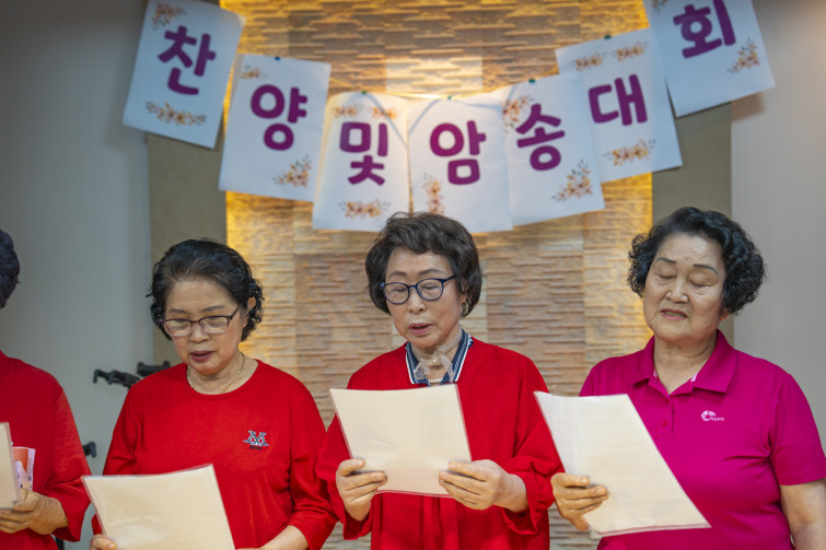 YTo1ODp7czo4OiJGaWxlTmFtZSI7czo0MDoiZDYwZGIwZjYtMWVmYS00ZDJlLWFiODQtYzQzZmNjYTk5OTgyLmpwZyI7czoxMjoiRmlsZURhdGVUaW1lIjtpOjE3NTEwMDAzMTQ7czo4OiJGaWxlU2l6ZSI7aToxMjQxMDEzO3M6ODoiRmlsZVR5cGUiO2k6MjtzOjg6Ik1pbWVUeXBlIjtzOjEwOiJpbWFnZS9qcGVnIjtzOjEzOiJTZWN0aW9uc0ZvdW5kIjtzOjMwOiJBTllfVEFHLCBJRkQwLCBUSFVNQk5BSUwsIEVYSUYiO3M6ODoiQ09NUFVURUQiO2E6OTp7czo0OiJodG1sIjtzOjI2OiJ3aWR0aD0iMTc1MiIgaGVpZ2h0PSIxMTY4IiI7czo2OiJIZWlnaHQiO2k6MTE2ODtzOjU6IldpZHRoIjtpOjE3NTI7czo3OiJJc0NvbG9yIjtpOjE7czoxNzoiQnl0ZU9yZGVyTW90b3JvbGEiO2k6MDtzOjE1OiJBcGVydHVyZUZOdW1iZXIiO3M6NToiZi8yLjgiO3M6OToiQ29weXJpZ2h0IjtzOjQ6IllBQkMiO3M6MTg6IlRodW1ibmFpbC5GaWxlVHlwZSI7aToyO3M6MTg6IlRodW1ibmFpbC5NaW1lVHlwZSI7czoxMDoiaW1hZ2UvanBlZyI7fXM6NDoiTWFrZSI7czo0OiJTT05ZIjtzOjU6Ik1vZGVsIjtzOjg6IklMQ0UtN000IjtzOjExOiJYUmVzb2x1dGlvbiI7czo1OiIyNDAvMSI7czoxMToiWVJlc29sdXRpb24iO3M6NToiMjQwLzEiO3M6MTQ6IlJlc29sdXRpb25Vbml0IjtpOjI7czo4OiJTb2Z0d2FyZSI7czo1MDoiQWRvYmUgUGhvdG9zaG9wIExpZ2h0cm9vbSBDbGFzc2ljIDE0LjQgKE1hY2ludG9zaCkiO3M6ODoiRGF0ZVRpbWUiO3M6MTk6IjIwMjU6MDY6MjcgMTM6NTY6MjEiO3M6NjoiQXJ0aXN0IjtzOjc6IllBQkNfU0ciO3M6OToiQ29weXJpZ2h0IjtzOjQ6IllBQkMiO3M6MTY6IkV4aWZfSUZEX1BvaW50ZXIiO2k6MjUyO3M6OToiVEhVTUJOQUlMIjthOjY6e3M6MTE6IkNvbXByZXNzaW9uIjtpOjY7czoxMToiWFJlc29sdXRpb24iO3M6NDoiNzIvMSI7czoxMToiWVJlc29sdXRpb24iO3M6NDoiNzIvMSI7czoxNDoiUmVzb2x1dGlvblVuaXQiO2k6MjtzOjIxOiJKUEVHSW50ZXJjaGFuZ2VGb3JtYXQiO2k6MTAzODtzOjI3OiJKUEVHSW50ZXJjaGFuZ2VGb3JtYXRMZW5ndGgiO2k6MTY5OTE7fXM6MTI6IkV4cG9zdXJlVGltZSI7czo1OiIxLzE2MCI7czo3OiJGTnVtYmVyIjtzOjU6IjI4LzEwIjtzOjE1OiJFeHBvc3VyZVByb2dyYW0iO2k6MTtzOjE1OiJJU09TcGVlZFJhdGluZ3MiO2k6MTYwO3M6MTk6IlVuZGVmaW5lZFRhZzoweDg4MzAiO2k6MjtzOjE5OiJVbmRlZmluZWRUYWc6MHg4ODMyIjtpOjE2MDtzOjExOiJFeGlmVmVyc2lvbiI7czo0OiIwMjMyIjtzOjE2OiJEYXRlVGltZU9yaWdpbmFsIjtzOjE5OiIyMDI1OjA2OjI3IDEwOjUyOjA2IjtzOjE3OiJEYXRlVGltZURpZ2l0aXplZCI7czoxOToiMjAyNTowNjoyNyAxMDo1MjowNiI7czoxOToiVW5kZWZpbmVkVGFnOjB4OTAxMCI7czo2OiIrMDk6MDAiO3M6MTk6IlVuZGVmaW5lZFRhZzoweDkwMTEiO3M6NjoiKzA5OjAwIjtzOjE5OiJVbmRlZmluZWRUYWc6MHg5MDEyIjtzOjY6IiswOTowMCI7czoxNzoiU2h1dHRlclNwZWVkVmFsdWUiO3M6MTU6IjczMjE5MjgvMTAwMDAwMCI7czoxMzoiQXBlcnR1cmVWYWx1ZSI7czoxNToiMjk3MDg1NC8xMDAwMDAwIjtzOjE1OiJCcmlnaHRuZXNzVmFsdWUiO3M6OToiODk2NC8yNTYwIjtzOjE3OiJFeHBvc3VyZUJpYXNWYWx1ZSI7czo0OiIwLzEwIjtzOjE2OiJNYXhBcGVydHVyZVZhbHVlIjtzOjc6Ijc2MC8yNTYiO3M6MTI6Ik1ldGVyaW5nTW9kZSI7aTo1O3M6MTE6IkxpZ2h0U291cmNlIjtpOjA7czo1OiJGbGFzaCI7aToxMztzOjExOiJGb2NhbExlbmd0aCI7czo2OiI1NTAvMTAiO3M6MTg6IlN1YlNlY1RpbWVPcmlnaW5hbCI7czozOiIwODYiO3M6MTk6IlN1YlNlY1RpbWVEaWdpdGl6ZWQiO3M6MzoiMDg2IjtzOjEwOiJDb2xvclNwYWNlIjtpOjY1NTM1O3M6MjE6IkZvY2FsUGxhbmVYUmVzb2x1dGlvbiI7czoxNDoiNjQ0NDkzMzkvMzI3NjgiO3M6MjE6IkZvY2FsUGxhbmVZUmVzb2x1dGlvbiI7czoxNDoiNjQ0NDkzMzkvMzI3NjgiO3M6MjQ6IkZvY2FsUGxhbmVSZXNvbHV0aW9uVW5pdCI7aTozO3M6MTA6IkZpbGVTb3VyY2UiO3M6MToiAyI7czo5OiJTY2VuZVR5cGUiO3M6MToiASI7czoxNDoiQ3VzdG9tUmVuZGVyZWQiO2k6MDtzOjEyOiJFeHBvc3VyZU1vZGUiO2k6MTtzOjEyOiJXaGl0ZUJhbGFuY2UiO2k6MTtzOjE2OiJEaWdpdGFsWm9vbVJhdGlvIjtzOjU6IjE2LzE2IjtzOjIxOiJGb2NhbExlbmd0aEluMzVtbUZpbG0iO2k6NTU7czoxNjoiU2NlbmVDYXB0dXJlVHlwZSI7aTowO3M6ODoiQ29udHJhc3QiO2k6MDtzOjEwOiJTYXR1cmF0aW9uIjtpOjA7czo5OiJTaGFycG5lc3MiO2k6MDtzOjE5OiJVbmRlZmluZWRUYWc6MHhBNDMyIjthOjQ6e2k6MDtzOjY6IjI0MC8xMCI7aToxO3M6NjoiNzAwLzEwIjtpOjI7czo1OiIyOC8xMCI7aTozO3M6NToiMjgvMTAiO31zOjE5OiJVbmRlZmluZWRUYWc6MHhBNDM0IjtzOjIxOiJGRSAyNC03MG1tIEYyLjggR00gSUkiO30=