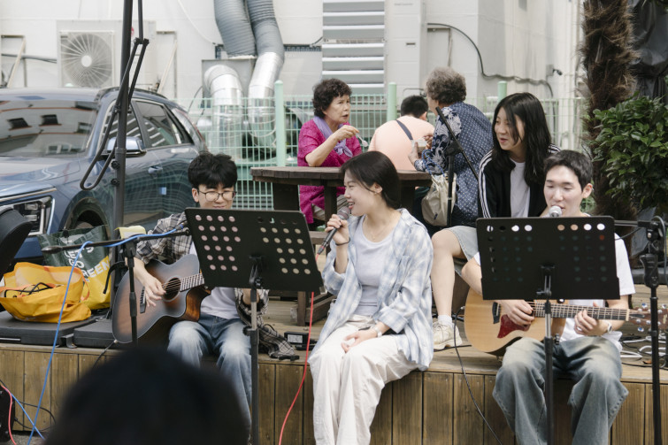 YTo1NDp7czo4OiJGaWxlTmFtZSI7czo0MDoiZDZiMGRhMTYtMTJhMC00ZWUxLThhMGQtYTc4NTYzODNjMmViLmpwZyI7czoxMjoiRmlsZURhdGVUaW1lIjtpOjE3NDkzNjkxMzg7czo4OiJGaWxlU2l6ZSI7aToxMTQ5ODE2O3M6ODoiRmlsZVR5cGUiO2k6MjtzOjg6Ik1pbWVUeXBlIjtzOjEwOiJpbWFnZS9qcGVnIjtzOjEzOiJTZWN0aW9uc0ZvdW5kIjtzOjMwOiJBTllfVEFHLCBJRkQwLCBUSFVNQk5BSUwsIEVYSUYiO3M6ODoiQ09NUFVURUQiO2E6ODp7czo0OiJodG1sIjtzOjI2OiJ3aWR0aD0iMTUwMCIgaGVpZ2h0PSIxMDAwIiI7czo2OiJIZWlnaHQiO2k6MTAwMDtzOjU6IldpZHRoIjtpOjE1MDA7czo3OiJJc0NvbG9yIjtpOjE7czoxNzoiQnl0ZU9yZGVyTW90b3JvbGEiO2k6MDtzOjE1OiJBcGVydHVyZUZOdW1iZXIiO3M6NToiZi8yLjgiO3M6MTg6IlRodW1ibmFpbC5GaWxlVHlwZSI7aToyO3M6MTg6IlRodW1ibmFpbC5NaW1lVHlwZSI7czoxMDoiaW1hZ2UvanBlZyI7fXM6NDoiTWFrZSI7czo0OiJTT05ZIjtzOjU6Ik1vZGVsIjtzOjk6IklMQ0UtNjQwMCI7czoxMToiWFJlc29sdXRpb24iO3M6NToiMjQwLzEiO3M6MTE6IllSZXNvbHV0aW9uIjtzOjU6IjI0MC8xIjtzOjE0OiJSZXNvbHV0aW9uVW5pdCI7aToyO3M6ODoiU29mdHdhcmUiO3M6NTI6IkFkb2JlIFBob3Rvc2hvcCBMaWdodHJvb20gQ2xhc3NpYyAxNC4zLjEgKE1hY2ludG9zaCkiO3M6ODoiRGF0ZVRpbWUiO3M6MTk6IjIwMjU6MDY6MDggMTM6NTk6MzUiO3M6MTY6IkV4aWZfSUZEX1BvaW50ZXIiO2k6MjE2O3M6OToiVEhVTUJOQUlMIjthOjY6e3M6MTE6IkNvbXByZXNzaW9uIjtpOjY7czoxMToiWFJlc29sdXRpb24iO3M6NDoiNzIvMSI7czoxMToiWVJlc29sdXRpb24iO3M6NDoiNzIvMSI7czoxNDoiUmVzb2x1dGlvblVuaXQiO2k6MjtzOjIxOiJKUEVHSW50ZXJjaGFuZ2VGb3JtYXQiO2k6OTc4O3M6Mjc6IkpQRUdJbnRlcmNoYW5nZUZvcm1hdExlbmd0aCI7aToxOTU0Nzt9czoxMjoiRXhwb3N1cmVUaW1lIjtzOjY6IjEvMzAwMCI7czo3OiJGTnVtYmVyIjtzOjU6IjI4LzEwIjtzOjE1OiJFeHBvc3VyZVByb2dyYW0iO2k6MTtzOjE1OiJJU09TcGVlZFJhdGluZ3MiO2k6MjAwO3M6MTk6IlVuZGVmaW5lZFRhZzoweDg4MzAiO2k6MjtzOjE5OiJVbmRlZmluZWRUYWc6MHg4ODMyIjtpOjIwMDtzOjExOiJFeGlmVmVyc2lvbiI7czo0OiIwMjMxIjtzOjE2OiJEYXRlVGltZU9yaWdpbmFsIjtzOjE5OiIyMDE5OjAyOjA0IDIyOjQzOjQ4IjtzOjE3OiJEYXRlVGltZURpZ2l0aXplZCI7czoxOToiMjAxOTowMjowNCAyMjo0Mzo0OCI7czoxOToiVW5kZWZpbmVkVGFnOjB4OTAxMCI7czo2OiIrMDk6MDAiO3M6MTk6IlVuZGVmaW5lZFRhZzoweDkwMTEiO3M6NjoiKzA5OjAwIjtzOjE5OiJVbmRlZmluZWRUYWc6MHg5MDEyIjtzOjY6IiswOTowMCI7czoxNzoiU2h1dHRlclNwZWVkVmFsdWUiO3M6MTY6IjExNTUwNzQ3LzEwMDAwMDAiO3M6MTM6IkFwZXJ0dXJlVmFsdWUiO3M6MTU6IjI5NzA4NTQvMTAwMDAwMCI7czoxNToiQnJpZ2h0bmVzc1ZhbHVlIjtzOjEwOiIyMDM1NC8yNTYwIjtzOjE3OiJFeHBvc3VyZUJpYXNWYWx1ZSI7czo0OiIwLzEwIjtzOjE2OiJNYXhBcGVydHVyZVZhbHVlIjtzOjc6Ijc2MC8yNTYiO3M6MTI6Ik1ldGVyaW5nTW9kZSI7aTo1O3M6MTE6IkxpZ2h0U291cmNlIjtpOjA7czo1OiJGbGFzaCI7aToxNjtzOjExOiJGb2NhbExlbmd0aCI7czo2OiI1MTAvMTAiO3M6MTA6IkNvbG9yU3BhY2UiO2k6NjU1MzU7czoyMToiRm9jYWxQbGFuZVhSZXNvbHV0aW9uIjtzOjE0OiI4MzY2Mjk3OS8zMjc2OCI7czoyMToiRm9jYWxQbGFuZVlSZXNvbHV0aW9uIjtzOjE0OiI4MzY2Mjk3OS8zMjc2OCI7czoyNDoiRm9jYWxQbGFuZVJlc29sdXRpb25Vbml0IjtpOjM7czoxMDoiRmlsZVNvdXJjZSI7czoxOiIDIjtzOjk6IlNjZW5lVHlwZSI7czoxOiIBIjtzOjE0OiJDdXN0b21SZW5kZXJlZCI7aTowO3M6MTI6IkV4cG9zdXJlTW9kZSI7aToxO3M6MTI6IldoaXRlQmFsYW5jZSI7aTowO3M6MTY6IkRpZ2l0YWxab29tUmF0aW8iO3M6NToiMTYvMTYiO3M6MjE6IkZvY2FsTGVuZ3RoSW4zNW1tRmlsbSI7aTo3NjtzOjE2OiJTY2VuZUNhcHR1cmVUeXBlIjtpOjA7czo4OiJDb250cmFzdCI7aTowO3M6MTA6IlNhdHVyYXRpb24iO2k6MDtzOjk6IlNoYXJwbmVzcyI7aTowO3M6MTk6IlVuZGVmaW5lZFRhZzoweEE0MzIiO2E6NDp7aTowO3M6NjoiMjQwLzEwIjtpOjE7czo2OiI3MDAvMTAiO2k6MjtzOjU6IjI4LzEwIjtpOjM7czo1OiIyOC8xMCI7fXM6MTk6IlVuZGVmaW5lZFRhZzoweEE0MzQiO3M6MjE6IkZFIDI0LTcwbW0gRjIuOCBHTSBJSSI7fQ==