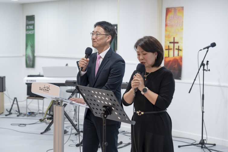 YTo1ODp7czo4OiJGaWxlTmFtZSI7czo0MDoiZDlmM2IwMTItZGQxZC00YTFiLWI0MzgtY2EwYjcyZTNlNDQ4LmpwZyI7czoxMjoiRmlsZURhdGVUaW1lIjtpOjE3NDcwOTY4OTg7czo4OiJGaWxlU2l6ZSI7aTo2NjE5NTc7czo4OiJGaWxlVHlwZSI7aToyO3M6ODoiTWltZVR5cGUiO3M6MTA6ImltYWdlL2pwZWciO3M6MTM6IlNlY3Rpb25zRm91bmQiO3M6MzA6IkFOWV9UQUcsIElGRDAsIFRIVU1CTkFJTCwgRVhJRiI7czo4OiJDT01QVVRFRCI7YTo5OntzOjQ6Imh0bWwiO3M6MjY6IndpZHRoPSIxNTQ3IiBoZWlnaHQ9IjEwMzEiIjtzOjY6IkhlaWdodCI7aToxMDMxO3M6NToiV2lkdGgiO2k6MTU0NztzOjc6IklzQ29sb3IiO2k6MTtzOjE3OiJCeXRlT3JkZXJNb3Rvcm9sYSI7aTowO3M6MTU6IkFwZXJ0dXJlRk51bWJlciI7czo1OiJmLzIuOCI7czo5OiJDb3B5cmlnaHQiO3M6NDoiWUFCQyI7czoxODoiVGh1bWJuYWlsLkZpbGVUeXBlIjtpOjI7czoxODoiVGh1bWJuYWlsLk1pbWVUeXBlIjtzOjEwOiJpbWFnZS9qcGVnIjt9czo0OiJNYWtlIjtzOjQ6IlNPTlkiO3M6NToiTW9kZWwiO3M6ODoiSUxDRS03TTQiO3M6MTE6IlhSZXNvbHV0aW9uIjtzOjU6IjI0MC8xIjtzOjExOiJZUmVzb2x1dGlvbiI7czo1OiIyNDAvMSI7czoxNDoiUmVzb2x1dGlvblVuaXQiO2k6MjtzOjg6IlNvZnR3YXJlIjtzOjUyOiJBZG9iZSBQaG90b3Nob3AgTGlnaHRyb29tIENsYXNzaWMgMTQuMy4xIChNYWNpbnRvc2gpIjtzOjg6IkRhdGVUaW1lIjtzOjE5OiIyMDI1OjA1OjExIDIxOjEzOjA3IjtzOjY6IkFydGlzdCI7czo3OiJZQUJDX1NHIjtzOjk6IkNvcHlyaWdodCI7czo0OiJZQUJDIjtzOjE2OiJFeGlmX0lGRF9Qb2ludGVyIjtpOjI1NDtzOjk6IlRIVU1CTkFJTCI7YTo2OntzOjExOiJDb21wcmVzc2lvbiI7aTo2O3M6MTE6IlhSZXNvbHV0aW9uIjtzOjQ6IjcyLzEiO3M6MTE6IllSZXNvbHV0aW9uIjtzOjQ6IjcyLzEiO3M6MTQ6IlJlc29sdXRpb25Vbml0IjtpOjI7czoyMToiSlBFR0ludGVyY2hhbmdlRm9ybWF0IjtpOjEwNDA7czoyNzoiSlBFR0ludGVyY2hhbmdlRm9ybWF0TGVuZ3RoIjtpOjEyMzg3O31zOjEyOiJFeHBvc3VyZVRpbWUiO3M6NDoiMS82MCI7czo3OiJGTnVtYmVyIjtzOjU6IjI4LzEwIjtzOjE1OiJFeHBvc3VyZVByb2dyYW0iO2k6MTtzOjE1OiJJU09TcGVlZFJhdGluZ3MiO2k6MjAwO3M6MTk6IlVuZGVmaW5lZFRhZzoweDg4MzAiO2k6MjtzOjE5OiJVbmRlZmluZWRUYWc6MHg4ODMyIjtpOjIwMDtzOjExOiJFeGlmVmVyc2lvbiI7czo0OiIwMjMyIjtzOjE2OiJEYXRlVGltZU9yaWdpbmFsIjtzOjE5OiIyMDI1OjA1OjExIDE2OjI2OjQ1IjtzOjE3OiJEYXRlVGltZURpZ2l0aXplZCI7czoxOToiMjAyNTowNToxMSAxNjoyNjo0NSI7czoxOToiVW5kZWZpbmVkVGFnOjB4OTAxMCI7czo2OiIrMDk6MDAiO3M6MTk6IlVuZGVmaW5lZFRhZzoweDkwMTEiO3M6NjoiKzA5OjAwIjtzOjE5OiJVbmRlZmluZWRUYWc6MHg5MDEyIjtzOjY6IiswOTowMCI7czoxNzoiU2h1dHRlclNwZWVkVmFsdWUiO3M6MTU6IjU5MDY4OTEvMTAwMDAwMCI7czoxMzoiQXBlcnR1cmVWYWx1ZSI7czoxNToiMjk3MDg1NC8xMDAwMDAwIjtzOjE1OiJCcmlnaHRuZXNzVmFsdWUiO3M6MTA6IjEwNDc0LzI1NjAiO3M6MTc6IkV4cG9zdXJlQmlhc1ZhbHVlIjtzOjQ6IjAvMTAiO3M6MTY6Ik1heEFwZXJ0dXJlVmFsdWUiO3M6NzoiNzYwLzI1NiI7czoxMjoiTWV0ZXJpbmdNb2RlIjtpOjU7czoxMToiTGlnaHRTb3VyY2UiO2k6MDtzOjU6IkZsYXNoIjtpOjEzO3M6MTE6IkZvY2FsTGVuZ3RoIjtzOjY6IjcwMC8xMCI7czoxODoiU3ViU2VjVGltZU9yaWdpbmFsIjtzOjM6IjY5MiI7czoxOToiU3ViU2VjVGltZURpZ2l0aXplZCI7czozOiI2OTIiO3M6MTA6IkNvbG9yU3BhY2UiO2k6NjU1MzU7czoyMToiRm9jYWxQbGFuZVhSZXNvbHV0aW9uIjtzOjE0OiI2NDQ0OTMzOS8zMjc2OCI7czoyMToiRm9jYWxQbGFuZVlSZXNvbHV0aW9uIjtzOjE0OiI2NDQ0OTMzOS8zMjc2OCI7czoyNDoiRm9jYWxQbGFuZVJlc29sdXRpb25Vbml0IjtpOjM7czoxMDoiRmlsZVNvdXJjZSI7czoxOiIDIjtzOjk6IlNjZW5lVHlwZSI7czoxOiIBIjtzOjE0OiJDdXN0b21SZW5kZXJlZCI7aTowO3M6MTI6IkV4cG9zdXJlTW9kZSI7aToxO3M6MTI6IldoaXRlQmFsYW5jZSI7aToxO3M6MTY6IkRpZ2l0YWxab29tUmF0aW8iO3M6NToiMTYvMTYiO3M6MjE6IkZvY2FsTGVuZ3RoSW4zNW1tRmlsbSI7aTo3MDtzOjE2OiJTY2VuZUNhcHR1cmVUeXBlIjtpOjA7czo4OiJDb250cmFzdCI7aTowO3M6MTA6IlNhdHVyYXRpb24iO2k6MDtzOjk6IlNoYXJwbmVzcyI7aTowO3M6MTk6IlVuZGVmaW5lZFRhZzoweEE0MzIiO2E6NDp7aTowO3M6NjoiMjQwLzEwIjtpOjE7czo2OiI3MDAvMTAiO2k6MjtzOjU6IjI4LzEwIjtpOjM7czo1OiIyOC8xMCI7fXM6MTk6IlVuZGVmaW5lZFRhZzoweEE0MzQiO3M6MjE6IkZFIDI0LTcwbW0gRjIuOCBHTSBJSSI7fQ==