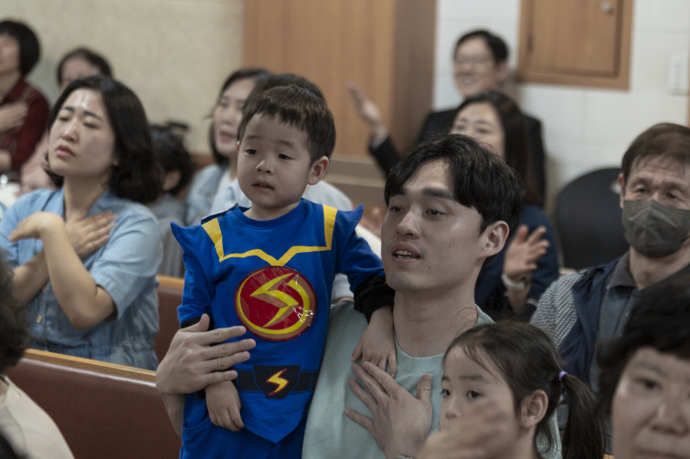 YTo1ODp7czo4OiJGaWxlTmFtZSI7czo0MDoiZGNmNTdjMzctNTY5ZC00YjhjLWFkMTQtYTM3ZDA0NTNmZDQwLmpwZyI7czoxMjoiRmlsZURhdGVUaW1lIjtpOjE3NDYxODYxMTk7czo4OiJGaWxlU2l6ZSI7aToxMjE5MTg4O3M6ODoiRmlsZVR5cGUiO2k6MjtzOjg6Ik1pbWVUeXBlIjtzOjEwOiJpbWFnZS9qcGVnIjtzOjEzOiJTZWN0aW9uc0ZvdW5kIjtzOjMwOiJBTllfVEFHLCBJRkQwLCBUSFVNQk5BSUwsIEVYSUYiO3M6ODoiQ09NUFVURUQiO2E6OTp7czo0OiJodG1sIjtzOjI2OiJ3aWR0aD0iMTc1MiIgaGVpZ2h0PSIxMTY4IiI7czo2OiJIZWlnaHQiO2k6MTE2ODtzOjU6IldpZHRoIjtpOjE3NTI7czo3OiJJc0NvbG9yIjtpOjE7czoxNzoiQnl0ZU9yZGVyTW90b3JvbGEiO2k6MDtzOjE1OiJBcGVydHVyZUZOdW1iZXIiO3M6NToiZi80LjAiO3M6OToiQ29weXJpZ2h0IjtzOjQ6IllBQkMiO3M6MTg6IlRodW1ibmFpbC5GaWxlVHlwZSI7aToyO3M6MTg6IlRodW1ibmFpbC5NaW1lVHlwZSI7czoxMDoiaW1hZ2UvanBlZyI7fXM6NDoiTWFrZSI7czo0OiJTT05ZIjtzOjU6Ik1vZGVsIjtzOjg6IklMQ0UtN000IjtzOjExOiJYUmVzb2x1dGlvbiI7czo1OiIyNDAvMSI7czoxMToiWVJlc29sdXRpb24iO3M6NToiMjQwLzEiO3M6MTQ6IlJlc29sdXRpb25Vbml0IjtpOjI7czo4OiJTb2Z0d2FyZSI7czo1MDoiQWRvYmUgUGhvdG9zaG9wIExpZ2h0cm9vbSBDbGFzc2ljIDE0LjMgKE1hY2ludG9zaCkiO3M6ODoiRGF0ZVRpbWUiO3M6MTk6IjIwMjU6MDU6MDIgMjA6NDE6MDIiO3M6NjoiQXJ0aXN0IjtzOjc6IllBQkNfU0ciO3M6OToiQ29weXJpZ2h0IjtzOjQ6IllBQkMiO3M6MTY6IkV4aWZfSUZEX1BvaW50ZXIiO2k6MjUyO3M6OToiVEhVTUJOQUlMIjthOjY6e3M6MTE6IkNvbXByZXNzaW9uIjtpOjY7czoxMToiWFJlc29sdXRpb24iO3M6NDoiNzIvMSI7czoxMToiWVJlc29sdXRpb24iO3M6NDoiNzIvMSI7czoxNDoiUmVzb2x1dGlvblVuaXQiO2k6MjtzOjIxOiJKUEVHSW50ZXJjaGFuZ2VGb3JtYXQiO2k6MTAzODtzOjI3OiJKUEVHSW50ZXJjaGFuZ2VGb3JtYXRMZW5ndGgiO2k6MTUxMzI7fXM6MTI6IkV4cG9zdXJlVGltZSI7czo1OiIxLzEyNSI7czo3OiJGTnVtYmVyIjtzOjM6IjQvMSI7czoxNToiRXhwb3N1cmVQcm9ncmFtIjtpOjE7czoxNToiSVNPU3BlZWRSYXRpbmdzIjtpOjI1MDtzOjE5OiJVbmRlZmluZWRUYWc6MHg4ODMwIjtpOjI7czoxOToiVW5kZWZpbmVkVGFnOjB4ODgzMiI7aToyNTA7czoxMToiRXhpZlZlcnNpb24iO3M6NDoiMDIzMiI7czoxNjoiRGF0ZVRpbWVPcmlnaW5hbCI7czoxOToiMjAyNTowNDoyNyAxMTo1NzowMSI7czoxNzoiRGF0ZVRpbWVEaWdpdGl6ZWQiO3M6MTk6IjIwMjU6MDQ6MjcgMTE6NTc6MDEiO3M6MTk6IlVuZGVmaW5lZFRhZzoweDkwMTAiO3M6NjoiKzA5OjAwIjtzOjE5OiJVbmRlZmluZWRUYWc6MHg5MDExIjtzOjY6IiswOTowMCI7czoxOToiVW5kZWZpbmVkVGFnOjB4OTAxMiI7czo2OiIrMDk6MDAiO3M6MTc6IlNodXR0ZXJTcGVlZFZhbHVlIjtzOjE1OiI2OTY1Nzg0LzEwMDAwMDAiO3M6MTM6IkFwZXJ0dXJlVmFsdWUiO3M6MzoiNC8xIjtzOjE1OiJCcmlnaHRuZXNzVmFsdWUiO3M6OToiMzk0NC8yNTYwIjtzOjE3OiJFeHBvc3VyZUJpYXNWYWx1ZSI7czo0OiIwLzEwIjtzOjE2OiJNYXhBcGVydHVyZVZhbHVlIjtzOjg6IjEwMjQvMjU2IjtzOjEyOiJNZXRlcmluZ01vZGUiO2k6NTtzOjExOiJMaWdodFNvdXJjZSI7aTowO3M6NToiRmxhc2giO2k6MTY7czoxMToiRm9jYWxMZW5ndGgiO3M6NjoiOTgwLzEwIjtzOjE4OiJTdWJTZWNUaW1lT3JpZ2luYWwiO3M6MzoiMTQxIjtzOjE5OiJTdWJTZWNUaW1lRGlnaXRpemVkIjtzOjM6IjE0MSI7czoxMDoiQ29sb3JTcGFjZSI7aTo2NTUzNTtzOjIxOiJGb2NhbFBsYW5lWFJlc29sdXRpb24iO3M6MTQ6IjY0NDQ5MzM5LzMyNzY4IjtzOjIxOiJGb2NhbFBsYW5lWVJlc29sdXRpb24iO3M6MTQ6IjY0NDQ5MzM5LzMyNzY4IjtzOjI0OiJGb2NhbFBsYW5lUmVzb2x1dGlvblVuaXQiO2k6MztzOjEwOiJGaWxlU291cmNlIjtzOjE6IgMiO3M6OToiU2NlbmVUeXBlIjtzOjE6IgEiO3M6MTQ6IkN1c3RvbVJlbmRlcmVkIjtpOjA7czoxMjoiRXhwb3N1cmVNb2RlIjtpOjE7czoxMjoiV2hpdGVCYWxhbmNlIjtpOjA7czoxNjoiRGlnaXRhbFpvb21SYXRpbyI7czo1OiIxNi8xNiI7czoyMToiRm9jYWxMZW5ndGhJbjM1bW1GaWxtIjtpOjk4O3M6MTY6IlNjZW5lQ2FwdHVyZVR5cGUiO2k6MDtzOjg6IkNvbnRyYXN0IjtpOjA7czoxMDoiU2F0dXJhdGlvbiI7aTowO3M6OToiU2hhcnBuZXNzIjtpOjA7czoxOToiVW5kZWZpbmVkVGFnOjB4QTQzMiI7YTo0OntpOjA7czo2OiI3MDAvMTAiO2k6MTtzOjc6IjIwMDAvMTAiO2k6MjtzOjU6IjQwLzEwIjtpOjM7czo1OiI0MC8xMCI7fXM6MTk6IlVuZGVmaW5lZFRhZzoweEE0MzQiO3M6MjA6IkZFIDcwLTIwMG1tIEY0IEcgT1NTIjt9