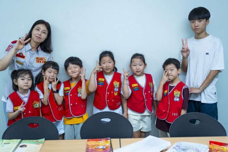 YTo1ODp7czo4OiJGaWxlTmFtZSI7czo0MDoiZGY1MmUwNmItZTkwYi00OGFlLThmOTctMDBkNTljYTg1ZWRhLmpwZyI7czoxMjoiRmlsZURhdGVUaW1lIjtpOjE3NTc4MjAxNjQ7czo4OiJGaWxlU2l6ZSI7aToxNTI3OTA5O3M6ODoiRmlsZVR5cGUiO2k6MjtzOjg6Ik1pbWVUeXBlIjtzOjEwOiJpbWFnZS9qcGVnIjtzOjEzOiJTZWN0aW9uc0ZvdW5kIjtzOjMwOiJBTllfVEFHLCBJRkQwLCBUSFVNQk5BSUwsIEVYSUYiO3M6ODoiQ09NUFVURUQiO2E6OTp7czo0OiJodG1sIjtzOjI2OiJ3aWR0aD0iMTc1MiIgaGVpZ2h0PSIxMTY4IiI7czo2OiJIZWlnaHQiO2k6MTE2ODtzOjU6IldpZHRoIjtpOjE3NTI7czo3OiJJc0NvbG9yIjtpOjE7czoxNzoiQnl0ZU9yZGVyTW90b3JvbGEiO2k6MDtzOjE1OiJBcGVydHVyZUZOdW1iZXIiO3M6NToiZi8yLjgiO3M6OToiQ29weXJpZ2h0IjtzOjQ6IllBQkMiO3M6MTg6IlRodW1ibmFpbC5GaWxlVHlwZSI7aToyO3M6MTg6IlRodW1ibmFpbC5NaW1lVHlwZSI7czoxMDoiaW1hZ2UvanBlZyI7fXM6NDoiTWFrZSI7czo0OiJTT05ZIjtzOjU6Ik1vZGVsIjtzOjg6IklMQ0UtN000IjtzOjExOiJYUmVzb2x1dGlvbiI7czo1OiIyNDAvMSI7czoxMToiWVJlc29sdXRpb24iO3M6NToiMjQwLzEiO3M6MTQ6IlJlc29sdXRpb25Vbml0IjtpOjI7czo4OiJTb2Z0d2FyZSI7czo1MjoiQWRvYmUgUGhvdG9zaG9wIExpZ2h0cm9vbSBDbGFzc2ljIDE0LjUuMSAoTWFjaW50b3NoKSI7czo4OiJEYXRlVGltZSI7czoxOToiMjAyNTowOToxNCAxMjoyMTowOCI7czo2OiJBcnRpc3QiO3M6NzoiWUFCQ19TRyI7czo5OiJDb3B5cmlnaHQiO3M6NDoiWUFCQyI7czoxNjoiRXhpZl9JRkRfUG9pbnRlciI7aToyNTQ7czo5OiJUSFVNQk5BSUwiO2E6Njp7czoxMToiQ29tcHJlc3Npb24iO2k6NjtzOjExOiJYUmVzb2x1dGlvbiI7czo0OiI3Mi8xIjtzOjExOiJZUmVzb2x1dGlvbiI7czo0OiI3Mi8xIjtzOjE0OiJSZXNvbHV0aW9uVW5pdCI7aToyO3M6MjE6IkpQRUdJbnRlcmNoYW5nZUZvcm1hdCI7aToxMDQwO3M6Mjc6IkpQRUdJbnRlcmNoYW5nZUZvcm1hdExlbmd0aCI7aToxODI5MDt9czoxMjoiRXhwb3N1cmVUaW1lIjtzOjU6IjEvMTAwIjtzOjc6IkZOdW1iZXIiO3M6NToiMjgvMTAiO3M6MTU6IkV4cG9zdXJlUHJvZ3JhbSI7aToxO3M6MTU6IklTT1NwZWVkUmF0aW5ncyI7aToyMDA7czoxOToiVW5kZWZpbmVkVGFnOjB4ODgzMCI7aToyO3M6MTk6IlVuZGVmaW5lZFRhZzoweDg4MzIiO2k6MjAwO3M6MTE6IkV4aWZWZXJzaW9uIjtzOjQ6IjAyMzIiO3M6MTY6IkRhdGVUaW1lT3JpZ2luYWwiO3M6MTk6IjIwMjU6MDk6MTMgMTA6NDM6NTEiO3M6MTc6IkRhdGVUaW1lRGlnaXRpemVkIjtzOjE5OiIyMDI1OjA5OjEzIDEwOjQzOjUxIjtzOjE5OiJVbmRlZmluZWRUYWc6MHg5MDEwIjtzOjY6IiswOTowMCI7czoxOToiVW5kZWZpbmVkVGFnOjB4OTAxMSI7czo2OiIrMDk6MDAiO3M6MTk6IlVuZGVmaW5lZFRhZzoweDkwMTIiO3M6NjoiKzA5OjAwIjtzOjE3OiJTaHV0dGVyU3BlZWRWYWx1ZSI7czoxNToiNjY0Mzg1Ni8xMDAwMDAwIjtzOjEzOiJBcGVydHVyZVZhbHVlIjtzOjE1OiIyOTcwODU0LzEwMDAwMDAiO3M6MTU6IkJyaWdodG5lc3NWYWx1ZSI7czo5OiI3MzY0LzI1NjAiO3M6MTc6IkV4cG9zdXJlQmlhc1ZhbHVlIjtzOjQ6IjAvMTAiO3M6MTY6Ik1heEFwZXJ0dXJlVmFsdWUiO3M6NzoiNzYwLzI1NiI7czoxMjoiTWV0ZXJpbmdNb2RlIjtpOjU7czoxMToiTGlnaHRTb3VyY2UiO2k6MDtzOjU6IkZsYXNoIjtpOjEzO3M6MTE6IkZvY2FsTGVuZ3RoIjtzOjY6IjM0MC8xMCI7czoxODoiU3ViU2VjVGltZU9yaWdpbmFsIjtzOjM6IjgwNyI7czoxOToiU3ViU2VjVGltZURpZ2l0aXplZCI7czozOiI4MDciO3M6MTA6IkNvbG9yU3BhY2UiO2k6NjU1MzU7czoyMToiRm9jYWxQbGFuZVhSZXNvbHV0aW9uIjtzOjE0OiI2NDQ0OTMzOS8zMjc2OCI7czoyMToiRm9jYWxQbGFuZVlSZXNvbHV0aW9uIjtzOjE0OiI2NDQ0OTMzOS8zMjc2OCI7czoyNDoiRm9jYWxQbGFuZVJlc29sdXRpb25Vbml0IjtpOjM7czoxMDoiRmlsZVNvdXJjZSI7czoxOiIDIjtzOjk6IlNjZW5lVHlwZSI7czoxOiIBIjtzOjE0OiJDdXN0b21SZW5kZXJlZCI7aTowO3M6MTI6IkV4cG9zdXJlTW9kZSI7aToxO3M6MTI6IldoaXRlQmFsYW5jZSI7aToxO3M6MTY6IkRpZ2l0YWxab29tUmF0aW8iO3M6NToiMTYvMTYiO3M6MjE6IkZvY2FsTGVuZ3RoSW4zNW1tRmlsbSI7aTozNDtzOjE2OiJTY2VuZUNhcHR1cmVUeXBlIjtpOjA7czo4OiJDb250cmFzdCI7aTowO3M6MTA6IlNhdHVyYXRpb24iO2k6MDtzOjk6IlNoYXJwbmVzcyI7aTowO3M6MTk6IlVuZGVmaW5lZFRhZzoweEE0MzIiO2E6NDp7aTowO3M6NjoiMjQwLzEwIjtpOjE7czo2OiI3MDAvMTAiO2k6MjtzOjU6IjI4LzEwIjtpOjM7czo1OiIyOC8xMCI7fXM6MTk6IlVuZGVmaW5lZFRhZzoweEE0MzQiO3M6MjE6IkZFIDI0LTcwbW0gRjIuOCBHTSBJSSI7fQ==