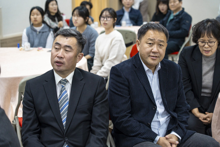 YTo1ODp7czo4OiJGaWxlTmFtZSI7czo0MDoiZTAxYzFkMDctMGFiOC00NDM2LThkMDAtYWZkODRjYjc1NzFlLmpwZyI7czoxMjoiRmlsZURhdGVUaW1lIjtpOjE3NjM0NTE2ODk7czo4OiJGaWxlU2l6ZSI7aToxMzgyODkxO3M6ODoiRmlsZVR5cGUiO2k6MjtzOjg6Ik1pbWVUeXBlIjtzOjEwOiJpbWFnZS9qcGVnIjtzOjEzOiJTZWN0aW9uc0ZvdW5kIjtzOjMwOiJBTllfVEFHLCBJRkQwLCBUSFVNQk5BSUwsIEVYSUYiO3M6ODoiQ09NUFVURUQiO2E6OTp7czo0OiJodG1sIjtzOjI2OiJ3aWR0aD0iMTc1MCIgaGVpZ2h0PSIxMTY3IiI7czo2OiJIZWlnaHQiO2k6MTE2NztzOjU6IldpZHRoIjtpOjE3NTA7czo3OiJJc0NvbG9yIjtpOjE7czoxNzoiQnl0ZU9yZGVyTW90b3JvbGEiO2k6MDtzOjE1OiJBcGVydHVyZUZOdW1iZXIiO3M6NToiZi80LjAiO3M6OToiQ29weXJpZ2h0IjtzOjQ6IllBQkMiO3M6MTg6IlRodW1ibmFpbC5GaWxlVHlwZSI7aToyO3M6MTg6IlRodW1ibmFpbC5NaW1lVHlwZSI7czoxMDoiaW1hZ2UvanBlZyI7fXM6NDoiTWFrZSI7czo0OiJTT05ZIjtzOjU6Ik1vZGVsIjtzOjg6IklMQ0UtN000IjtzOjExOiJYUmVzb2x1dGlvbiI7czo1OiIyNDAvMSI7czoxMToiWVJlc29sdXRpb24iO3M6NToiMjQwLzEiO3M6MTQ6IlJlc29sdXRpb25Vbml0IjtpOjI7czo4OiJTb2Z0d2FyZSI7czo1MjoiQWRvYmUgUGhvdG9zaG9wIExpZ2h0cm9vbSBDbGFzc2ljIDE1LjAuMSAoTWFjaW50b3NoKSI7czo4OiJEYXRlVGltZSI7czoxOToiMjAyNToxMToxNyAxMzoxNjozOCI7czo2OiJBcnRpc3QiO3M6NzoiWUFCQ19TRyI7czo5OiJDb3B5cmlnaHQiO3M6NDoiWUFCQyI7czoxNjoiRXhpZl9JRkRfUG9pbnRlciI7aToyNTQ7czo5OiJUSFVNQk5BSUwiO2E6Njp7czoxMToiQ29tcHJlc3Npb24iO2k6NjtzOjExOiJYUmVzb2x1dGlvbiI7czo0OiI3Mi8xIjtzOjExOiJZUmVzb2x1dGlvbiI7czo0OiI3Mi8xIjtzOjE0OiJSZXNvbHV0aW9uVW5pdCI7aToyO3M6MjE6IkpQRUdJbnRlcmNoYW5nZUZvcm1hdCI7aToxMDQwO3M6Mjc6IkpQRUdJbnRlcmNoYW5nZUZvcm1hdExlbmd0aCI7aToxNjE5OTt9czoxMjoiRXhwb3N1cmVUaW1lIjtzOjU6IjEvMTI1IjtzOjc6IkZOdW1iZXIiO3M6MzoiNC8xIjtzOjE1OiJFeHBvc3VyZVByb2dyYW0iO2k6MTtzOjE1OiJJU09TcGVlZFJhdGluZ3MiO2k6NDAwO3M6MTk6IlVuZGVmaW5lZFRhZzoweDg4MzAiO2k6MjtzOjE5OiJVbmRlZmluZWRUYWc6MHg4ODMyIjtpOjQwMDtzOjExOiJFeGlmVmVyc2lvbiI7czo0OiIwMjMyIjtzOjE2OiJEYXRlVGltZU9yaWdpbmFsIjtzOjE5OiIyMDI1OjExOjE2IDE1OjMxOjQyIjtzOjE3OiJEYXRlVGltZURpZ2l0aXplZCI7czoxOToiMjAyNToxMToxNiAxNTozMTo0MiI7czoxOToiVW5kZWZpbmVkVGFnOjB4OTAxMCI7czo2OiIrMDk6MDAiO3M6MTk6IlVuZGVmaW5lZFRhZzoweDkwMTEiO3M6NjoiKzA5OjAwIjtzOjE5OiJVbmRlZmluZWRUYWc6MHg5MDEyIjtzOjY6IiswOTowMCI7czoxNzoiU2h1dHRlclNwZWVkVmFsdWUiO3M6MTU6IjY5NjU3ODQvMTAwMDAwMCI7czoxMzoiQXBlcnR1cmVWYWx1ZSI7czozOiI0LzEiO3M6MTU6IkJyaWdodG5lc3NWYWx1ZSI7czo5OiIyMzM0LzI1NjAiO3M6MTc6IkV4cG9zdXJlQmlhc1ZhbHVlIjtzOjQ6IjAvMTAiO3M6MTY6Ik1heEFwZXJ0dXJlVmFsdWUiO3M6ODoiMTAyNC8yNTYiO3M6MTI6Ik1ldGVyaW5nTW9kZSI7aTo1O3M6MTE6IkxpZ2h0U291cmNlIjtpOjA7czo1OiJGbGFzaCI7aToxMztzOjExOiJGb2NhbExlbmd0aCI7czo2OiI4NDAvMTAiO3M6MTg6IlN1YlNlY1RpbWVPcmlnaW5hbCI7czozOiI0MzQiO3M6MTk6IlN1YlNlY1RpbWVEaWdpdGl6ZWQiO3M6MzoiNDM0IjtzOjEwOiJDb2xvclNwYWNlIjtpOjY1NTM1O3M6MjE6IkZvY2FsUGxhbmVYUmVzb2x1dGlvbiI7czoxNDoiNjQ0NDkzMzkvMzI3NjgiO3M6MjE6IkZvY2FsUGxhbmVZUmVzb2x1dGlvbiI7czoxNDoiNjQ0NDkzMzkvMzI3NjgiO3M6MjQ6IkZvY2FsUGxhbmVSZXNvbHV0aW9uVW5pdCI7aTozO3M6MTA6IkZpbGVTb3VyY2UiO3M6MToiAyI7czo5OiJTY2VuZVR5cGUiO3M6MToiASI7czoxNDoiQ3VzdG9tUmVuZGVyZWQiO2k6MDtzOjEyOiJFeHBvc3VyZU1vZGUiO2k6MTtzOjEyOiJXaGl0ZUJhbGFuY2UiO2k6MTtzOjE2OiJEaWdpdGFsWm9vbVJhdGlvIjtzOjU6IjE2LzE2IjtzOjIxOiJGb2NhbExlbmd0aEluMzVtbUZpbG0iO2k6ODQ7czoxNjoiU2NlbmVDYXB0dXJlVHlwZSI7aTowO3M6ODoiQ29udHJhc3QiO2k6MDtzOjEwOiJTYXR1cmF0aW9uIjtpOjA7czo5OiJTaGFycG5lc3MiO2k6MDtzOjE5OiJVbmRlZmluZWRUYWc6MHhBNDMyIjthOjQ6e2k6MDtzOjY6IjI0MC8xMCI7aToxO3M6NzoiMTA1MC8xMCI7aToyO3M6NToiNDAvMTAiO2k6MztzOjU6IjQwLzEwIjt9czoxOToiVW5kZWZpbmVkVGFnOjB4QTQzNCI7czoyMDoiRkUgMjQtMTA1bW0gRjQgRyBPU1MiO30=