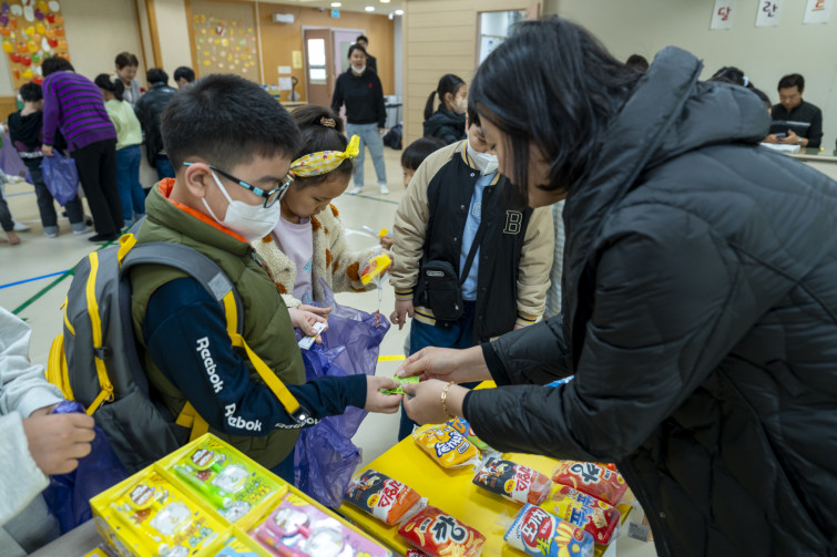 YTo1ODp7czo4OiJGaWxlTmFtZSI7czo0MDoiZTBkZGQyOWMtMjkxNC00Yjc1LWI4ODktODM3ZmUwNmQyOTZmLmpwZyI7czoxMjoiRmlsZURhdGVUaW1lIjtpOjE3NjQzMTgxMDQ7czo4OiJGaWxlU2l6ZSI7aToxMzgxOTE0O3M6ODoiRmlsZVR5cGUiO2k6MjtzOjg6Ik1pbWVUeXBlIjtzOjEwOiJpbWFnZS9qcGVnIjtzOjEzOiJTZWN0aW9uc0ZvdW5kIjtzOjMwOiJBTllfVEFHLCBJRkQwLCBUSFVNQk5BSUwsIEVYSUYiO3M6ODoiQ09NUFVURUQiO2E6OTp7czo0OiJodG1sIjtzOjI2OiJ3aWR0aD0iMTc1MiIgaGVpZ2h0PSIxMTY4IiI7czo2OiJIZWlnaHQiO2k6MTE2ODtzOjU6IldpZHRoIjtpOjE3NTI7czo3OiJJc0NvbG9yIjtpOjE7czoxNzoiQnl0ZU9yZGVyTW90b3JvbGEiO2k6MDtzOjE1OiJBcGVydHVyZUZOdW1iZXIiO3M6NToiZi8zLjIiO3M6OToiQ29weXJpZ2h0IjtzOjQ6IllBQkMiO3M6MTg6IlRodW1ibmFpbC5GaWxlVHlwZSI7aToyO3M6MTg6IlRodW1ibmFpbC5NaW1lVHlwZSI7czoxMDoiaW1hZ2UvanBlZyI7fXM6NDoiTWFrZSI7czo0OiJTT05ZIjtzOjU6Ik1vZGVsIjtzOjg6IklMQ0UtN000IjtzOjExOiJYUmVzb2x1dGlvbiI7czo1OiIyNDAvMSI7czoxMToiWVJlc29sdXRpb24iO3M6NToiMjQwLzEiO3M6MTQ6IlJlc29sdXRpb25Vbml0IjtpOjI7czo4OiJTb2Z0d2FyZSI7czo1MjoiQWRvYmUgUGhvdG9zaG9wIExpZ2h0cm9vbSBDbGFzc2ljIDE1LjAuMSAoTWFjaW50b3NoKSI7czo4OiJEYXRlVGltZSI7czoxOToiMjAyNToxMToyOCAxNzoxNTo0OCI7czo2OiJBcnRpc3QiO3M6NzoiWUFCQ19TRyI7czo5OiJDb3B5cmlnaHQiO3M6NDoiWUFCQyI7czoxNjoiRXhpZl9JRkRfUG9pbnRlciI7aToyNTQ7czo5OiJUSFVNQk5BSUwiO2E6Njp7czoxMToiQ29tcHJlc3Npb24iO2k6NjtzOjExOiJYUmVzb2x1dGlvbiI7czo0OiI3Mi8xIjtzOjExOiJZUmVzb2x1dGlvbiI7czo0OiI3Mi8xIjtzOjE0OiJSZXNvbHV0aW9uVW5pdCI7aToyO3M6MjE6IkpQRUdJbnRlcmNoYW5nZUZvcm1hdCI7aToxMDQwO3M6Mjc6IkpQRUdJbnRlcmNoYW5nZUZvcm1hdExlbmd0aCI7aToyMTA0MDt9czoxMjoiRXhwb3N1cmVUaW1lIjtzOjU6IjEvMTI1IjtzOjc6IkZOdW1iZXIiO3M6NToiMzIvMTAiO3M6MTU6IkV4cG9zdXJlUHJvZ3JhbSI7aToxO3M6MTU6IklTT1NwZWVkUmF0aW5ncyI7aTo2NDA7czoxOToiVW5kZWZpbmVkVGFnOjB4ODgzMCI7aToyO3M6MTk6IlVuZGVmaW5lZFRhZzoweDg4MzIiO2k6NjQwO3M6MTE6IkV4aWZWZXJzaW9uIjtzOjQ6IjAyMzIiO3M6MTY6IkRhdGVUaW1lT3JpZ2luYWwiO3M6MTk6IjIwMjU6MTE6MjMgMTI6Mjg6MjgiO3M6MTc6IkRhdGVUaW1lRGlnaXRpemVkIjtzOjE5OiIyMDI1OjExOjIzIDEyOjI4OjI4IjtzOjE5OiJVbmRlZmluZWRUYWc6MHg5MDEwIjtzOjY6IiswOTowMCI7czoxOToiVW5kZWZpbmVkVGFnOjB4OTAxMSI7czo2OiIrMDk6MDAiO3M6MTk6IlVuZGVmaW5lZFRhZzoweDkwMTIiO3M6NjoiKzA5OjAwIjtzOjE3OiJTaHV0dGVyU3BlZWRWYWx1ZSI7czoxNToiNjk2NTc4NC8xMDAwMDAwIjtzOjEzOiJBcGVydHVyZVZhbHVlIjtzOjE1OiIzMzU2MTQ0LzEwMDAwMDAiO3M6MTU6IkJyaWdodG5lc3NWYWx1ZSI7czo5OiI1OTk0LzI1NjAiO3M6MTc6IkV4cG9zdXJlQmlhc1ZhbHVlIjtzOjQ6IjAvMTAiO3M6MTY6Ik1heEFwZXJ0dXJlVmFsdWUiO3M6NzoiNzYwLzI1NiI7czoxMjoiTWV0ZXJpbmdNb2RlIjtpOjU7czoxMToiTGlnaHRTb3VyY2UiO2k6MDtzOjU6IkZsYXNoIjtpOjE2O3M6MTE6IkZvY2FsTGVuZ3RoIjtzOjY6IjI0MC8xMCI7czoxODoiU3ViU2VjVGltZU9yaWdpbmFsIjtzOjM6IjM0OCI7czoxOToiU3ViU2VjVGltZURpZ2l0aXplZCI7czozOiIzNDgiO3M6MTA6IkNvbG9yU3BhY2UiO2k6NjU1MzU7czoyMToiRm9jYWxQbGFuZVhSZXNvbHV0aW9uIjtzOjE0OiI2NDQ0OTMzOS8zMjc2OCI7czoyMToiRm9jYWxQbGFuZVlSZXNvbHV0aW9uIjtzOjE0OiI2NDQ0OTMzOS8zMjc2OCI7czoyNDoiRm9jYWxQbGFuZVJlc29sdXRpb25Vbml0IjtpOjM7czoxMDoiRmlsZVNvdXJjZSI7czoxOiIDIjtzOjk6IlNjZW5lVHlwZSI7czoxOiIBIjtzOjE0OiJDdXN0b21SZW5kZXJlZCI7aTowO3M6MTI6IkV4cG9zdXJlTW9kZSI7aToxO3M6MTI6IldoaXRlQmFsYW5jZSI7aToxO3M6MTY6IkRpZ2l0YWxab29tUmF0aW8iO3M6NToiMTYvMTYiO3M6MjE6IkZvY2FsTGVuZ3RoSW4zNW1tRmlsbSI7aToyNDtzOjE2OiJTY2VuZUNhcHR1cmVUeXBlIjtpOjA7czo4OiJDb250cmFzdCI7aTowO3M6MTA6IlNhdHVyYXRpb24iO2k6MDtzOjk6IlNoYXJwbmVzcyI7aTowO3M6MTk6IlVuZGVmaW5lZFRhZzoweEE0MzIiO2E6NDp7aTowO3M6NjoiMjQwLzEwIjtpOjE7czo2OiI3MDAvMTAiO2k6MjtzOjU6IjI4LzEwIjtpOjM7czo1OiIyOC8xMCI7fXM6MTk6IlVuZGVmaW5lZFRhZzoweEE0MzQiO3M6MjE6IkZFIDI0LTcwbW0gRjIuOCBHTSBJSSI7fQ==