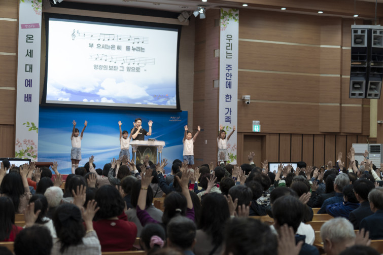 YTo1ODp7czo4OiJGaWxlTmFtZSI7czo0MDoiZTQzYzQ4ODAtNjJkNy00NGY2LWE2YTctYjg5MWY4Njg0OWU4LmpwZyI7czoxMjoiRmlsZURhdGVUaW1lIjtpOjE3NDYxODYwOTc7czo4OiJGaWxlU2l6ZSI7aToxMTMwNDE1O3M6ODoiRmlsZVR5cGUiO2k6MjtzOjg6Ik1pbWVUeXBlIjtzOjEwOiJpbWFnZS9qcGVnIjtzOjEzOiJTZWN0aW9uc0ZvdW5kIjtzOjMwOiJBTllfVEFHLCBJRkQwLCBUSFVNQk5BSUwsIEVYSUYiO3M6ODoiQ09NUFVURUQiO2E6OTp7czo0OiJodG1sIjtzOjI2OiJ3aWR0aD0iMTc1MiIgaGVpZ2h0PSIxMTY4IiI7czo2OiJIZWlnaHQiO2k6MTE2ODtzOjU6IldpZHRoIjtpOjE3NTI7czo3OiJJc0NvbG9yIjtpOjE7czoxNzoiQnl0ZU9yZGVyTW90b3JvbGEiO2k6MDtzOjE1OiJBcGVydHVyZUZOdW1iZXIiO3M6NToiZi80LjAiO3M6OToiQ29weXJpZ2h0IjtzOjQ6IllBQkMiO3M6MTg6IlRodW1ibmFpbC5GaWxlVHlwZSI7aToyO3M6MTg6IlRodW1ibmFpbC5NaW1lVHlwZSI7czoxMDoiaW1hZ2UvanBlZyI7fXM6NDoiTWFrZSI7czo0OiJTT05ZIjtzOjU6Ik1vZGVsIjtzOjg6IklMQ0UtN000IjtzOjExOiJYUmVzb2x1dGlvbiI7czo1OiIyNDAvMSI7czoxMToiWVJlc29sdXRpb24iO3M6NToiMjQwLzEiO3M6MTQ6IlJlc29sdXRpb25Vbml0IjtpOjI7czo4OiJTb2Z0d2FyZSI7czo1MDoiQWRvYmUgUGhvdG9zaG9wIExpZ2h0cm9vbSBDbGFzc2ljIDE0LjMgKE1hY2ludG9zaCkiO3M6ODoiRGF0ZVRpbWUiO3M6MTk6IjIwMjU6MDU6MDIgMjA6NDA6NDYiO3M6NjoiQXJ0aXN0IjtzOjc6IllBQkNfU0ciO3M6OToiQ29weXJpZ2h0IjtzOjQ6IllBQkMiO3M6MTY6IkV4aWZfSUZEX1BvaW50ZXIiO2k6MjUyO3M6OToiVEhVTUJOQUlMIjthOjY6e3M6MTE6IkNvbXByZXNzaW9uIjtpOjY7czoxMToiWFJlc29sdXRpb24iO3M6NDoiNzIvMSI7czoxMToiWVJlc29sdXRpb24iO3M6NDoiNzIvMSI7czoxNDoiUmVzb2x1dGlvblVuaXQiO2k6MjtzOjIxOiJKUEVHSW50ZXJjaGFuZ2VGb3JtYXQiO2k6MTAzODtzOjI3OiJKUEVHSW50ZXJjaGFuZ2VGb3JtYXRMZW5ndGgiO2k6MTU5MTQ7fXM6MTI6IkV4cG9zdXJlVGltZSI7czo0OiIxLzYwIjtzOjc6IkZOdW1iZXIiO3M6MzoiNC8xIjtzOjE1OiJFeHBvc3VyZVByb2dyYW0iO2k6MTtzOjE1OiJJU09TcGVlZFJhdGluZ3MiO2k6NDAwO3M6MTk6IlVuZGVmaW5lZFRhZzoweDg4MzAiO2k6MjtzOjE5OiJVbmRlZmluZWRUYWc6MHg4ODMyIjtpOjQwMDtzOjExOiJFeGlmVmVyc2lvbiI7czo0OiIwMjMyIjtzOjE2OiJEYXRlVGltZU9yaWdpbmFsIjtzOjE5OiIyMDI1OjA0OjI3IDExOjI5OjQxIjtzOjE3OiJEYXRlVGltZURpZ2l0aXplZCI7czoxOToiMjAyNTowNDoyNyAxMToyOTo0MSI7czoxOToiVW5kZWZpbmVkVGFnOjB4OTAxMCI7czo2OiIrMDk6MDAiO3M6MTk6IlVuZGVmaW5lZFRhZzoweDkwMTEiO3M6NjoiKzA5OjAwIjtzOjE5OiJVbmRlZmluZWRUYWc6MHg5MDEyIjtzOjY6IiswOTowMCI7czoxNzoiU2h1dHRlclNwZWVkVmFsdWUiO3M6MTU6IjU5MDY4OTEvMTAwMDAwMCI7czoxMzoiQXBlcnR1cmVWYWx1ZSI7czozOiI0LzEiO3M6MTU6IkJyaWdodG5lc3NWYWx1ZSI7czo5OiI1MjE0LzI1NjAiO3M6MTc6IkV4cG9zdXJlQmlhc1ZhbHVlIjtzOjQ6IjAvMTAiO3M6MTY6Ik1heEFwZXJ0dXJlVmFsdWUiO3M6ODoiMTAyNC8yNTYiO3M6MTI6Ik1ldGVyaW5nTW9kZSI7aTo1O3M6MTE6IkxpZ2h0U291cmNlIjtpOjA7czo1OiJGbGFzaCI7aToxNjtzOjExOiJGb2NhbExlbmd0aCI7czo2OiI3MDAvMTAiO3M6MTg6IlN1YlNlY1RpbWVPcmlnaW5hbCI7czozOiIzODIiO3M6MTk6IlN1YlNlY1RpbWVEaWdpdGl6ZWQiO3M6MzoiMzgyIjtzOjEwOiJDb2xvclNwYWNlIjtpOjY1NTM1O3M6MjE6IkZvY2FsUGxhbmVYUmVzb2x1dGlvbiI7czoxNDoiNjQ0NDkzMzkvMzI3NjgiO3M6MjE6IkZvY2FsUGxhbmVZUmVzb2x1dGlvbiI7czoxNDoiNjQ0NDkzMzkvMzI3NjgiO3M6MjQ6IkZvY2FsUGxhbmVSZXNvbHV0aW9uVW5pdCI7aTozO3M6MTA6IkZpbGVTb3VyY2UiO3M6MToiAyI7czo5OiJTY2VuZVR5cGUiO3M6MToiASI7czoxNDoiQ3VzdG9tUmVuZGVyZWQiO2k6MDtzOjEyOiJFeHBvc3VyZU1vZGUiO2k6MTtzOjEyOiJXaGl0ZUJhbGFuY2UiO2k6MDtzOjE2OiJEaWdpdGFsWm9vbVJhdGlvIjtzOjU6IjE2LzE2IjtzOjIxOiJGb2NhbExlbmd0aEluMzVtbUZpbG0iO2k6NzA7czoxNjoiU2NlbmVDYXB0dXJlVHlwZSI7aTowO3M6ODoiQ29udHJhc3QiO2k6MDtzOjEwOiJTYXR1cmF0aW9uIjtpOjA7czo5OiJTaGFycG5lc3MiO2k6MDtzOjE5OiJVbmRlZmluZWRUYWc6MHhBNDMyIjthOjQ6e2k6MDtzOjY6IjcwMC8xMCI7aToxO3M6NzoiMjAwMC8xMCI7aToyO3M6NToiNDAvMTAiO2k6MztzOjU6IjQwLzEwIjt9czoxOToiVW5kZWZpbmVkVGFnOjB4QTQzNCI7czoyMDoiRkUgNzAtMjAwbW0gRjQgRyBPU1MiO30=