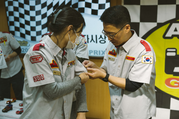 YTo1ODp7czo4OiJGaWxlTmFtZSI7czo0MDoiZjEzNDgyYjAtOWEwMC00N2I3LTgwNzItNTFjNGNkMjNmYjEzLmpwZyI7czoxMjoiRmlsZURhdGVUaW1lIjtpOjE3NjUwNzg5NTA7czo4OiJGaWxlU2l6ZSI7aToxMzc1MTg0O3M6ODoiRmlsZVR5cGUiO2k6MjtzOjg6Ik1pbWVUeXBlIjtzOjEwOiJpbWFnZS9qcGVnIjtzOjEzOiJTZWN0aW9uc0ZvdW5kIjtzOjMwOiJBTllfVEFHLCBJRkQwLCBUSFVNQk5BSUwsIEVYSUYiO3M6ODoiQ09NUFVURUQiO2E6OTp7czo0OiJodG1sIjtzOjI2OiJ3aWR0aD0iMTc1MiIgaGVpZ2h0PSIxMTY4IiI7czo2OiJIZWlnaHQiO2k6MTE2ODtzOjU6IldpZHRoIjtpOjE3NTI7czo3OiJJc0NvbG9yIjtpOjE7czoxNzoiQnl0ZU9yZGVyTW90b3JvbGEiO2k6MDtzOjE1OiJBcGVydHVyZUZOdW1iZXIiO3M6NToiZi8yLjgiO3M6OToiQ29weXJpZ2h0IjtzOjQ6IllBQkMiO3M6MTg6IlRodW1ibmFpbC5GaWxlVHlwZSI7aToyO3M6MTg6IlRodW1ibmFpbC5NaW1lVHlwZSI7czoxMDoiaW1hZ2UvanBlZyI7fXM6NDoiTWFrZSI7czo0OiJTT05ZIjtzOjU6Ik1vZGVsIjtzOjg6IklMQ0UtN000IjtzOjExOiJYUmVzb2x1dGlvbiI7czo1OiIyNDAvMSI7czoxMToiWVJlc29sdXRpb24iO3M6NToiMjQwLzEiO3M6MTQ6IlJlc29sdXRpb25Vbml0IjtpOjI7czo4OiJTb2Z0d2FyZSI7czo1MjoiQWRvYmUgUGhvdG9zaG9wIExpZ2h0cm9vbSBDbGFzc2ljIDE1LjAuMSAoTWFjaW50b3NoKSI7czo4OiJEYXRlVGltZSI7czoxOToiMjAyNToxMjowNyAxMjozNzozNCI7czo2OiJBcnRpc3QiO3M6NzoiWUFCQ19TRyI7czo5OiJDb3B5cmlnaHQiO3M6NDoiWUFCQyI7czoxNjoiRXhpZl9JRkRfUG9pbnRlciI7aToyNTQ7czo5OiJUSFVNQk5BSUwiO2E6Njp7czoxMToiQ29tcHJlc3Npb24iO2k6NjtzOjExOiJYUmVzb2x1dGlvbiI7czo0OiI3Mi8xIjtzOjExOiJZUmVzb2x1dGlvbiI7czo0OiI3Mi8xIjtzOjE0OiJSZXNvbHV0aW9uVW5pdCI7aToyO3M6MjE6IkpQRUdJbnRlcmNoYW5nZUZvcm1hdCI7aToxMDQwO3M6Mjc6IkpQRUdJbnRlcmNoYW5nZUZvcm1hdExlbmd0aCI7aToxOTE0MDt9czoxMjoiRXhwb3N1cmVUaW1lIjtzOjQ6IjEvNjAiO3M6NzoiRk51bWJlciI7czo1OiIyOC8xMCI7czoxNToiRXhwb3N1cmVQcm9ncmFtIjtpOjE7czoxNToiSVNPU3BlZWRSYXRpbmdzIjtpOjgwO3M6MTk6IlVuZGVmaW5lZFRhZzoweDg4MzAiO2k6MjtzOjE5OiJVbmRlZmluZWRUYWc6MHg4ODMyIjtpOjgwO3M6MTE6IkV4aWZWZXJzaW9uIjtzOjQ6IjAyMzIiO3M6MTY6IkRhdGVUaW1lT3JpZ2luYWwiO3M6MTk6IjIwMjU6MTI6MDYgMTE6NTA6NDAiO3M6MTc6IkRhdGVUaW1lRGlnaXRpemVkIjtzOjE5OiIyMDI1OjEyOjA2IDExOjUwOjQwIjtzOjE5OiJVbmRlZmluZWRUYWc6MHg5MDEwIjtzOjY6IiswOTowMCI7czoxOToiVW5kZWZpbmVkVGFnOjB4OTAxMSI7czo2OiIrMDk6MDAiO3M6MTk6IlVuZGVmaW5lZFRhZzoweDkwMTIiO3M6NjoiKzA5OjAwIjtzOjE3OiJTaHV0dGVyU3BlZWRWYWx1ZSI7czoxNToiNTkwNjg5MS8xMDAwMDAwIjtzOjEzOiJBcGVydHVyZVZhbHVlIjtzOjE1OiIyOTcwODU0LzEwMDAwMDAiO3M6MTU6IkJyaWdodG5lc3NWYWx1ZSI7czo5OiI4NDU0LzI1NjAiO3M6MTc6IkV4cG9zdXJlQmlhc1ZhbHVlIjtzOjQ6IjAvMTAiO3M6MTY6Ik1heEFwZXJ0dXJlVmFsdWUiO3M6NzoiNzYwLzI1NiI7czoxMjoiTWV0ZXJpbmdNb2RlIjtpOjU7czoxMToiTGlnaHRTb3VyY2UiO2k6MDtzOjU6IkZsYXNoIjtpOjEzO3M6MTE6IkZvY2FsTGVuZ3RoIjtzOjY6IjQzMC8xMCI7czoxODoiU3ViU2VjVGltZU9yaWdpbmFsIjtzOjM6IjEzMyI7czoxOToiU3ViU2VjVGltZURpZ2l0aXplZCI7czozOiIxMzMiO3M6MTA6IkNvbG9yU3BhY2UiO2k6NjU1MzU7czoyMToiRm9jYWxQbGFuZVhSZXNvbHV0aW9uIjtzOjE0OiI2NDQ0OTMzOS8zMjc2OCI7czoyMToiRm9jYWxQbGFuZVlSZXNvbHV0aW9uIjtzOjE0OiI2NDQ0OTMzOS8zMjc2OCI7czoyNDoiRm9jYWxQbGFuZVJlc29sdXRpb25Vbml0IjtpOjM7czoxMDoiRmlsZVNvdXJjZSI7czoxOiIDIjtzOjk6IlNjZW5lVHlwZSI7czoxOiIBIjtzOjE0OiJDdXN0b21SZW5kZXJlZCI7aTowO3M6MTI6IkV4cG9zdXJlTW9kZSI7aToxO3M6MTI6IldoaXRlQmFsYW5jZSI7aToxO3M6MTY6IkRpZ2l0YWxab29tUmF0aW8iO3M6NToiMTYvMTYiO3M6MjE6IkZvY2FsTGVuZ3RoSW4zNW1tRmlsbSI7aTo0MztzOjE2OiJTY2VuZUNhcHR1cmVUeXBlIjtpOjA7czo4OiJDb250cmFzdCI7aTowO3M6MTA6IlNhdHVyYXRpb24iO2k6MDtzOjk6IlNoYXJwbmVzcyI7aTowO3M6MTk6IlVuZGVmaW5lZFRhZzoweEE0MzIiO2E6NDp7aTowO3M6NjoiMjQwLzEwIjtpOjE7czo2OiI3MDAvMTAiO2k6MjtzOjU6IjI4LzEwIjtpOjM7czo1OiIyOC8xMCI7fXM6MTk6IlVuZGVmaW5lZFRhZzoweEE0MzQiO3M6MjE6IkZFIDI0LTcwbW0gRjIuOCBHTSBJSSI7fQ==