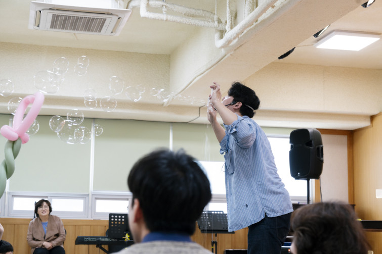 YTo1ODp7czo4OiJGaWxlTmFtZSI7czo0MDoiZjVkMTJlMTEtYTRjNC00NWI0LWFlM2MtMjhmMzI4ZTZjNDgwLmpwZyI7czoxMjoiRmlsZURhdGVUaW1lIjtpOjE3NDcwOTY2OTE7czo4OiJGaWxlU2l6ZSI7aToxMTU3ODk1O3M6ODoiRmlsZVR5cGUiO2k6MjtzOjg6Ik1pbWVUeXBlIjtzOjEwOiJpbWFnZS9qcGVnIjtzOjEzOiJTZWN0aW9uc0ZvdW5kIjtzOjMwOiJBTllfVEFHLCBJRkQwLCBUSFVNQk5BSUwsIEVYSUYiO3M6ODoiQ09NUFVURUQiO2E6OTp7czo0OiJodG1sIjtzOjI2OiJ3aWR0aD0iMTc1MiIgaGVpZ2h0PSIxMTY4IiI7czo2OiJIZWlnaHQiO2k6MTE2ODtzOjU6IldpZHRoIjtpOjE3NTI7czo3OiJJc0NvbG9yIjtpOjE7czoxNzoiQnl0ZU9yZGVyTW90b3JvbGEiO2k6MDtzOjE1OiJBcGVydHVyZUZOdW1iZXIiO3M6NToiZi81LjYiO3M6OToiQ29weXJpZ2h0IjtzOjQ6IllBQkMiO3M6MTg6IlRodW1ibmFpbC5GaWxlVHlwZSI7aToyO3M6MTg6IlRodW1ibmFpbC5NaW1lVHlwZSI7czoxMDoiaW1hZ2UvanBlZyI7fXM6NDoiTWFrZSI7czo0OiJTT05ZIjtzOjU6Ik1vZGVsIjtzOjg6IklMQ0UtN000IjtzOjExOiJYUmVzb2x1dGlvbiI7czo1OiIyNDAvMSI7czoxMToiWVJlc29sdXRpb24iO3M6NToiMjQwLzEiO3M6MTQ6IlJlc29sdXRpb25Vbml0IjtpOjI7czo4OiJTb2Z0d2FyZSI7czo1MjoiQWRvYmUgUGhvdG9zaG9wIExpZ2h0cm9vbSBDbGFzc2ljIDE0LjMuMSAoTWFjaW50b3NoKSI7czo4OiJEYXRlVGltZSI7czoxOToiMjAyNTowNToxMyAwOTozNjoyNiI7czo2OiJBcnRpc3QiO3M6NzoiWUFCQ19TRyI7czo5OiJDb3B5cmlnaHQiO3M6NDoiWUFCQyI7czoxNjoiRXhpZl9JRkRfUG9pbnRlciI7aToyNTQ7czo5OiJUSFVNQk5BSUwiO2E6Njp7czoxMToiQ29tcHJlc3Npb24iO2k6NjtzOjExOiJYUmVzb2x1dGlvbiI7czo0OiI3Mi8xIjtzOjExOiJZUmVzb2x1dGlvbiI7czo0OiI3Mi8xIjtzOjE0OiJSZXNvbHV0aW9uVW5pdCI7aToyO3M6MjE6IkpQRUdJbnRlcmNoYW5nZUZvcm1hdCI7aToxMDQwO3M6Mjc6IkpQRUdJbnRlcmNoYW5nZUZvcm1hdExlbmd0aCI7aToxMjcwNzt9czoxMjoiRXhwb3N1cmVUaW1lIjtzOjU6IjEvMTAwIjtzOjc6IkZOdW1iZXIiO3M6NToiNTYvMTAiO3M6MTU6IkV4cG9zdXJlUHJvZ3JhbSI7aToxO3M6MTU6IklTT1NwZWVkUmF0aW5ncyI7aToxMjUwO3M6MTk6IlVuZGVmaW5lZFRhZzoweDg4MzAiO2k6MjtzOjE5OiJVbmRlZmluZWRUYWc6MHg4ODMyIjtpOjEyNTA7czoxMToiRXhpZlZlcnNpb24iO3M6NDoiMDIzMiI7czoxNjoiRGF0ZVRpbWVPcmlnaW5hbCI7czoxOToiMjAyNTowNToxMSAxMjoyMTo0MiI7czoxNzoiRGF0ZVRpbWVEaWdpdGl6ZWQiO3M6MTk6IjIwMjU6MDU6MTEgMTI6MjE6NDIiO3M6MTk6IlVuZGVmaW5lZFRhZzoweDkwMTAiO3M6NjoiKzA5OjAwIjtzOjE5OiJVbmRlZmluZWRUYWc6MHg5MDExIjtzOjY6IiswOTowMCI7czoxOToiVW5kZWZpbmVkVGFnOjB4OTAxMiI7czo2OiIrMDk6MDAiO3M6MTc6IlNodXR0ZXJTcGVlZFZhbHVlIjtzOjE1OiI2NjQzODU2LzEwMDAwMDAiO3M6MTM6IkFwZXJ0dXJlVmFsdWUiO3M6MTU6IjQ5NzA4NTQvMTAwMDAwMCI7czoxNToiQnJpZ2h0bmVzc1ZhbHVlIjtzOjk6Ijg5NTQvMjU2MCI7czoxNzoiRXhwb3N1cmVCaWFzVmFsdWUiO3M6NDoiMC8xMCI7czoxNjoiTWF4QXBlcnR1cmVWYWx1ZSI7czo3OiI3NjAvMjU2IjtzOjEyOiJNZXRlcmluZ01vZGUiO2k6NTtzOjExOiJMaWdodFNvdXJjZSI7aTowO3M6NToiRmxhc2giO2k6MTM7czoxMToiRm9jYWxMZW5ndGgiO3M6NjoiNzAwLzEwIjtzOjE4OiJTdWJTZWNUaW1lT3JpZ2luYWwiO3M6MzoiMDM1IjtzOjE5OiJTdWJTZWNUaW1lRGlnaXRpemVkIjtzOjM6IjAzNSI7czoxMDoiQ29sb3JTcGFjZSI7aTo2NTUzNTtzOjIxOiJGb2NhbFBsYW5lWFJlc29sdXRpb24iO3M6MTQ6IjY0NDQ5MzM5LzMyNzY4IjtzOjIxOiJGb2NhbFBsYW5lWVJlc29sdXRpb24iO3M6MTQ6IjY0NDQ5MzM5LzMyNzY4IjtzOjI0OiJGb2NhbFBsYW5lUmVzb2x1dGlvblVuaXQiO2k6MztzOjEwOiJGaWxlU291cmNlIjtzOjE6IgMiO3M6OToiU2NlbmVUeXBlIjtzOjE6IgEiO3M6MTQ6IkN1c3RvbVJlbmRlcmVkIjtpOjA7czoxMjoiRXhwb3N1cmVNb2RlIjtpOjE7czoxMjoiV2hpdGVCYWxhbmNlIjtpOjE7czoxNjoiRGlnaXRhbFpvb21SYXRpbyI7czo1OiIxNi8xNiI7czoyMToiRm9jYWxMZW5ndGhJbjM1bW1GaWxtIjtpOjcwO3M6MTY6IlNjZW5lQ2FwdHVyZVR5cGUiO2k6MDtzOjg6IkNvbnRyYXN0IjtpOjA7czoxMDoiU2F0dXJhdGlvbiI7aTowO3M6OToiU2hhcnBuZXNzIjtpOjA7czoxOToiVW5kZWZpbmVkVGFnOjB4QTQzMiI7YTo0OntpOjA7czo2OiIyNDAvMTAiO2k6MTtzOjY6IjcwMC8xMCI7aToyO3M6NToiMjgvMTAiO2k6MztzOjU6IjI4LzEwIjt9czoxOToiVW5kZWZpbmVkVGFnOjB4QTQzNCI7czoyMToiRkUgMjQtNzBtbSBGMi44IEdNIElJIjt9