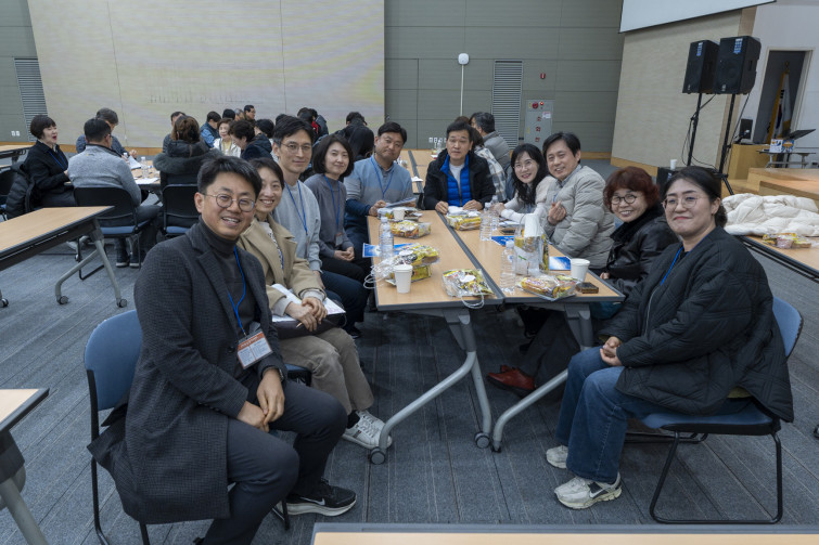 YTo1ODp7czo4OiJGaWxlTmFtZSI7czo0MDoiZjZkZThmMTEtMTA1Yi00NmM4LTg3ODItNjE4Y2JlZTdiYTNjLmpwZyI7czoxMjoiRmlsZURhdGVUaW1lIjtpOjE3NzIzNDgzNjQ7czo4OiJGaWxlU2l6ZSI7aToxNTUxMDgxO3M6ODoiRmlsZVR5cGUiO2k6MjtzOjg6Ik1pbWVUeXBlIjtzOjEwOiJpbWFnZS9qcGVnIjtzOjEzOiJTZWN0aW9uc0ZvdW5kIjtzOjMwOiJBTllfVEFHLCBJRkQwLCBUSFVNQk5BSUwsIEVYSUYiO3M6ODoiQ09NUFVURUQiO2E6OTp7czo0OiJodG1sIjtzOjI2OiJ3aWR0aD0iMTczMCIgaGVpZ2h0PSIxMTUzIiI7czo2OiJIZWlnaHQiO2k6MTE1MztzOjU6IldpZHRoIjtpOjE3MzA7czo3OiJJc0NvbG9yIjtpOjE7czoxNzoiQnl0ZU9yZGVyTW90b3JvbGEiO2k6MDtzOjE1OiJBcGVydHVyZUZOdW1iZXIiO3M6NToiZi82LjMiO3M6OToiQ29weXJpZ2h0IjtzOjQ6IllBQkMiO3M6MTg6IlRodW1ibmFpbC5GaWxlVHlwZSI7aToyO3M6MTg6IlRodW1ibmFpbC5NaW1lVHlwZSI7czoxMDoiaW1hZ2UvanBlZyI7fXM6NDoiTWFrZSI7czo0OiJTT05ZIjtzOjU6Ik1vZGVsIjtzOjg6IklMQ0UtN000IjtzOjExOiJYUmVzb2x1dGlvbiI7czo1OiIyNDAvMSI7czoxMToiWVJlc29sdXRpb24iO3M6NToiMjQwLzEiO3M6MTQ6IlJlc29sdXRpb25Vbml0IjtpOjI7czo4OiJTb2Z0d2FyZSI7czo1MDoiQWRvYmUgUGhvdG9zaG9wIExpZ2h0cm9vbSBDbGFzc2ljIDE1LjIgKE1hY2ludG9zaCkiO3M6ODoiRGF0ZVRpbWUiO3M6MTk6IjIwMjY6MDM6MDEgMTI6NDI6MTQiO3M6NjoiQXJ0aXN0IjtzOjc6IllBQkNfU0ciO3M6OToiQ29weXJpZ2h0IjtzOjQ6IllBQkMiO3M6MTY6IkV4aWZfSUZEX1BvaW50ZXIiO2k6MjUyO3M6OToiVEhVTUJOQUlMIjthOjY6e3M6MTE6IkNvbXByZXNzaW9uIjtpOjY7czoxMToiWFJlc29sdXRpb24iO3M6NDoiNzIvMSI7czoxMToiWVJlc29sdXRpb24iO3M6NDoiNzIvMSI7czoxNDoiUmVzb2x1dGlvblVuaXQiO2k6MjtzOjIxOiJKUEVHSW50ZXJjaGFuZ2VGb3JtYXQiO2k6MTAzODtzOjI3OiJKUEVHSW50ZXJjaGFuZ2VGb3JtYXRMZW5ndGgiO2k6MTU3NTM7fXM6MTI6IkV4cG9zdXJlVGltZSI7czo0OiIxLzYwIjtzOjc6IkZOdW1iZXIiO3M6NToiNjMvMTAiO3M6MTU6IkV4cG9zdXJlUHJvZ3JhbSI7aToxO3M6MTU6IklTT1NwZWVkUmF0aW5ncyI7aTo2NDA7czoxOToiVW5kZWZpbmVkVGFnOjB4ODgzMCI7aToyO3M6MTk6IlVuZGVmaW5lZFRhZzoweDg4MzIiO2k6NjQwO3M6MTE6IkV4aWZWZXJzaW9uIjtzOjQ6IjAyMzIiO3M6MTY6IkRhdGVUaW1lT3JpZ2luYWwiO3M6MTk6IjIwMjY6MDI6MjcgMjI6MDY6NDAiO3M6MTc6IkRhdGVUaW1lRGlnaXRpemVkIjtzOjE5OiIyMDI2OjAyOjI3IDIyOjA2OjQwIjtzOjE5OiJVbmRlZmluZWRUYWc6MHg5MDEwIjtzOjY6IiswOTowMCI7czoxOToiVW5kZWZpbmVkVGFnOjB4OTAxMSI7czo2OiIrMDk6MDAiO3M6MTk6IlVuZGVmaW5lZFRhZzoweDkwMTIiO3M6NjoiKzA5OjAwIjtzOjE3OiJTaHV0dGVyU3BlZWRWYWx1ZSI7czoxNToiNTkwNjg5MS8xMDAwMDAwIjtzOjEzOiJBcGVydHVyZVZhbHVlIjtzOjE1OiI1MzEwNzA0LzEwMDAwMDAiO3M6MTU6IkJyaWdodG5lc3NWYWx1ZSI7czo5OiI1NzQ0LzI1NjAiO3M6MTc6IkV4cG9zdXJlQmlhc1ZhbHVlIjtzOjQ6IjAvMTAiO3M6MTY6Ik1heEFwZXJ0dXJlVmFsdWUiO3M6NzoiNzYwLzI1NiI7czoxMjoiTWV0ZXJpbmdNb2RlIjtpOjU7czoxMToiTGlnaHRTb3VyY2UiO2k6MDtzOjU6IkZsYXNoIjtpOjEzO3M6MTE6IkZvY2FsTGVuZ3RoIjtzOjY6IjI0MC8xMCI7czoxODoiU3ViU2VjVGltZU9yaWdpbmFsIjtzOjM6IjU2NiI7czoxOToiU3ViU2VjVGltZURpZ2l0aXplZCI7czozOiI1NjYiO3M6MTA6IkNvbG9yU3BhY2UiO2k6NjU1MzU7czoyMToiRm9jYWxQbGFuZVhSZXNvbHV0aW9uIjtzOjE0OiI2NDQ0OTMzOS8zMjc2OCI7czoyMToiRm9jYWxQbGFuZVlSZXNvbHV0aW9uIjtzOjE0OiI2NDQ0OTMzOS8zMjc2OCI7czoyNDoiRm9jYWxQbGFuZVJlc29sdXRpb25Vbml0IjtpOjM7czoxMDoiRmlsZVNvdXJjZSI7czoxOiIDIjtzOjk6IlNjZW5lVHlwZSI7czoxOiIBIjtzOjE0OiJDdXN0b21SZW5kZXJlZCI7aTowO3M6MTI6IkV4cG9zdXJlTW9kZSI7aToxO3M6MTI6IldoaXRlQmFsYW5jZSI7aTowO3M6MTY6IkRpZ2l0YWxab29tUmF0aW8iO3M6NToiMTYvMTYiO3M6MjE6IkZvY2FsTGVuZ3RoSW4zNW1tRmlsbSI7aToyNDtzOjE2OiJTY2VuZUNhcHR1cmVUeXBlIjtpOjA7czo4OiJDb250cmFzdCI7aTowO3M6MTA6IlNhdHVyYXRpb24iO2k6MDtzOjk6IlNoYXJwbmVzcyI7aTowO3M6MTk6IlVuZGVmaW5lZFRhZzoweEE0MzIiO2E6NDp7aTowO3M6NjoiMTYwLzEwIjtpOjE7czo2OiIzNTAvMTAiO2k6MjtzOjU6IjI4LzEwIjtpOjM7czo1OiIyOC8xMCI7fXM6MTk6IlVuZGVmaW5lZFRhZzoweEE0MzQiO3M6MjE6IkZFIDE2LTM1bW0gRjIuOCBHTSBJSSI7fQ==