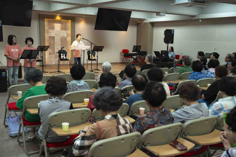 YTo1ODp7czo4OiJGaWxlTmFtZSI7czo0MDoiZmIyOGRjZWUtNDFjYi00YTAwLWI4MjgtNDE4ZmZkNDg5ODI0LmpwZyI7czoxMjoiRmlsZURhdGVUaW1lIjtpOjE3NTg1OTU5NTI7czo4OiJGaWxlU2l6ZSI7aToxMjU3Njk7czo4OiJGaWxlVHlwZSI7aToyO3M6ODoiTWltZVR5cGUiO3M6MTA6ImltYWdlL2pwZWciO3M6MTM6IlNlY3Rpb25zRm91bmQiO3M6MzA6IkFOWV9UQUcsIElGRDAsIFRIVU1CTkFJTCwgRVhJRiI7czo4OiJDT01QVVRFRCI7YTo5OntzOjQ6Imh0bWwiO3M6MjY6IndpZHRoPSIxNzUyIiBoZWlnaHQ9IjExNjgiIjtzOjY6IkhlaWdodCI7aToxMTY4O3M6NToiV2lkdGgiO2k6MTc1MjtzOjc6IklzQ29sb3IiO2k6MTtzOjE3OiJCeXRlT3JkZXJNb3Rvcm9sYSI7aTowO3M6MTU6IkFwZXJ0dXJlRk51bWJlciI7czo1OiJmLzQuMCI7czo5OiJDb3B5cmlnaHQiO3M6NDoiWUFCQyI7czoxODoiVGh1bWJuYWlsLkZpbGVUeXBlIjtpOjI7czoxODoiVGh1bWJuYWlsLk1pbWVUeXBlIjtzOjEwOiJpbWFnZS9qcGVnIjt9czo0OiJNYWtlIjtzOjQ6IlNPTlkiO3M6NToiTW9kZWwiO3M6ODoiSUxDRS03TTQiO3M6MTE6IlhSZXNvbHV0aW9uIjtzOjU6IjI0MC8xIjtzOjExOiJZUmVzb2x1dGlvbiI7czo1OiIyNDAvMSI7czoxNDoiUmVzb2x1dGlvblVuaXQiO2k6MjtzOjg6IlNvZnR3YXJlIjtzOjUyOiJBZG9iZSBQaG90b3Nob3AgTGlnaHRyb29tIENsYXNzaWMgMTQuMS4xIChNYWNpbnRvc2gpIjtzOjg6IkRhdGVUaW1lIjtzOjE5OiIyMDI1OjA5OjIzIDExOjUwOjAyIjtzOjY6IkFydGlzdCI7czo3OiJZQUJDX1NHIjtzOjk6IkNvcHlyaWdodCI7czo0OiJZQUJDIjtzOjE2OiJFeGlmX0lGRF9Qb2ludGVyIjtpOjI1NDtzOjk6IlRIVU1CTkFJTCI7YTo2OntzOjExOiJDb21wcmVzc2lvbiI7aTo2O3M6MTE6IlhSZXNvbHV0aW9uIjtzOjQ6IjcyLzEiO3M6MTE6IllSZXNvbHV0aW9uIjtzOjQ6IjcyLzEiO3M6MTQ6IlJlc29sdXRpb25Vbml0IjtpOjI7czoyMToiSlBFR0ludGVyY2hhbmdlRm9ybWF0IjtpOjEwNDA7czoyNzoiSlBFR0ludGVyY2hhbmdlRm9ybWF0TGVuZ3RoIjtpOjE4NzIzO31zOjEyOiJFeHBvc3VyZVRpbWUiO3M6NToiMS8xMDAiO3M6NzoiRk51bWJlciI7czozOiI0LzEiO3M6MTU6IkV4cG9zdXJlUHJvZ3JhbSI7aToxO3M6MTU6IklTT1NwZWVkUmF0aW5ncyI7aTo4MDA7czoxOToiVW5kZWZpbmVkVGFnOjB4ODgzMCI7aToyO3M6MTk6IlVuZGVmaW5lZFRhZzoweDg4MzIiO2k6ODAwO3M6MTE6IkV4aWZWZXJzaW9uIjtzOjQ6IjAyMzIiO3M6MTY6IkRhdGVUaW1lT3JpZ2luYWwiO3M6MTk6IjIwMjU6MDk6MTkgMDk6NTU6NDUiO3M6MTc6IkRhdGVUaW1lRGlnaXRpemVkIjtzOjE5OiIyMDI1OjA5OjE5IDA5OjU1OjQ1IjtzOjE5OiJVbmRlZmluZWRUYWc6MHg5MDEwIjtzOjY6IiswOTowMCI7czoxOToiVW5kZWZpbmVkVGFnOjB4OTAxMSI7czo2OiIrMDk6MDAiO3M6MTk6IlVuZGVmaW5lZFRhZzoweDkwMTIiO3M6NjoiKzA5OjAwIjtzOjE3OiJTaHV0dGVyU3BlZWRWYWx1ZSI7czoxNToiNjY0Mzg1Ni8xMDAwMDAwIjtzOjEzOiJBcGVydHVyZVZhbHVlIjtzOjM6IjQvMSI7czoxNToiQnJpZ2h0bmVzc1ZhbHVlIjtzOjk6IjU0MzQvMjU2MCI7czoxNzoiRXhwb3N1cmVCaWFzVmFsdWUiO3M6NDoiMC8xMCI7czoxNjoiTWF4QXBlcnR1cmVWYWx1ZSI7czo3OiI3NjAvMjU2IjtzOjEyOiJNZXRlcmluZ01vZGUiO2k6NTtzOjExOiJMaWdodFNvdXJjZSI7aToyNTU7czo1OiJGbGFzaCI7aToxMztzOjExOiJGb2NhbExlbmd0aCI7czo2OiI0MTAvMTAiO3M6MTg6IlN1YlNlY1RpbWVPcmlnaW5hbCI7czozOiI2MjQiO3M6MTk6IlN1YlNlY1RpbWVEaWdpdGl6ZWQiO3M6MzoiNjI0IjtzOjEwOiJDb2xvclNwYWNlIjtpOjY1NTM1O3M6MjE6IkZvY2FsUGxhbmVYUmVzb2x1dGlvbiI7czoxNDoiNjQ0NDkzMzkvMzI3NjgiO3M6MjE6IkZvY2FsUGxhbmVZUmVzb2x1dGlvbiI7czoxNDoiNjQ0NDkzMzkvMzI3NjgiO3M6MjQ6IkZvY2FsUGxhbmVSZXNvbHV0aW9uVW5pdCI7aTozO3M6MTA6IkZpbGVTb3VyY2UiO3M6MToiAyI7czo5OiJTY2VuZVR5cGUiO3M6MToiASI7czoxNDoiQ3VzdG9tUmVuZGVyZWQiO2k6MDtzOjEyOiJFeHBvc3VyZU1vZGUiO2k6MTtzOjEyOiJXaGl0ZUJhbGFuY2UiO2k6MTtzOjE2OiJEaWdpdGFsWm9vbVJhdGlvIjtzOjU6IjE2LzE2IjtzOjIxOiJGb2NhbExlbmd0aEluMzVtbUZpbG0iO2k6NDE7czoxNjoiU2NlbmVDYXB0dXJlVHlwZSI7aTowO3M6ODoiQ29udHJhc3QiO2k6MDtzOjEwOiJTYXR1cmF0aW9uIjtpOjA7czo5OiJTaGFycG5lc3MiO2k6MDtzOjE5OiJVbmRlZmluZWRUYWc6MHhBNDMyIjthOjQ6e2k6MDtzOjY6IjI0MC8xMCI7aToxO3M6NjoiNzAwLzEwIjtpOjI7czo1OiIyOC8xMCI7aTozO3M6NToiMjgvMTAiO31zOjE5OiJVbmRlZmluZWRUYWc6MHhBNDM0IjtzOjIxOiJGRSAyNC03MG1tIEYyLjggR00gSUkiO30=