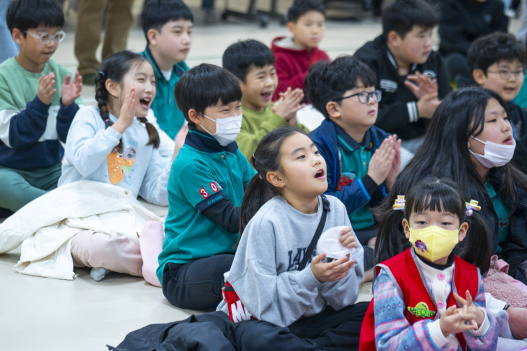 YTo1ODp7czo4OiJGaWxlTmFtZSI7czo0MDoiZmI3OWRhNzgtYWQ5Ny00N2I0LTk1N2UtODlhNWM4MTE3NjE0LmpwZyI7czoxMjoiRmlsZURhdGVUaW1lIjtpOjE3NDIwMjQ1NDY7czo4OiJGaWxlU2l6ZSI7aToxNTE2NDgxO3M6ODoiRmlsZVR5cGUiO2k6MjtzOjg6Ik1pbWVUeXBlIjtzOjEwOiJpbWFnZS9qcGVnIjtzOjEzOiJTZWN0aW9uc0ZvdW5kIjtzOjMwOiJBTllfVEFHLCBJRkQwLCBUSFVNQk5BSUwsIEVYSUYiO3M6ODoiQ09NUFVURUQiO2E6OTp7czo0OiJodG1sIjtzOjI2OiJ3aWR0aD0iMTc1MiIgaGVpZ2h0PSIxMTY4IiI7czo2OiJIZWlnaHQiO2k6MTE2ODtzOjU6IldpZHRoIjtpOjE3NTI7czo3OiJJc0NvbG9yIjtpOjE7czoxNzoiQnl0ZU9yZGVyTW90b3JvbGEiO2k6MDtzOjE1OiJBcGVydHVyZUZOdW1iZXIiO3M6NToiZi80LjAiO3M6OToiQ29weXJpZ2h0IjtzOjQ6IllBQkMiO3M6MTg6IlRodW1ibmFpbC5GaWxlVHlwZSI7aToyO3M6MTg6IlRodW1ibmFpbC5NaW1lVHlwZSI7czoxMDoiaW1hZ2UvanBlZyI7fXM6NDoiTWFrZSI7czo0OiJTT05ZIjtzOjU6Ik1vZGVsIjtzOjg6IklMQ0UtN000IjtzOjExOiJYUmVzb2x1dGlvbiI7czo1OiIyNDAvMSI7czoxMToiWVJlc29sdXRpb24iO3M6NToiMjQwLzEiO3M6MTQ6IlJlc29sdXRpb25Vbml0IjtpOjI7czo4OiJTb2Z0d2FyZSI7czo1MDoiQWRvYmUgUGhvdG9zaG9wIExpZ2h0cm9vbSBDbGFzc2ljIDE0LjIgKE1hY2ludG9zaCkiO3M6ODoiRGF0ZVRpbWUiO3M6MTk6IjIwMjU6MDM6MTUgMTU6NDQ6NDUiO3M6NjoiQXJ0aXN0IjtzOjc6IllBQkNfU0ciO3M6OToiQ29weXJpZ2h0IjtzOjQ6IllBQkMiO3M6MTY6IkV4aWZfSUZEX1BvaW50ZXIiO2k6MjUyO3M6OToiVEhVTUJOQUlMIjthOjY6e3M6MTE6IkNvbXByZXNzaW9uIjtpOjY7czoxMToiWFJlc29sdXRpb24iO3M6NDoiNzIvMSI7czoxMToiWVJlc29sdXRpb24iO3M6NDoiNzIvMSI7czoxNDoiUmVzb2x1dGlvblVuaXQiO2k6MjtzOjIxOiJKUEVHSW50ZXJjaGFuZ2VGb3JtYXQiO2k6MTAzODtzOjI3OiJKUEVHSW50ZXJjaGFuZ2VGb3JtYXRMZW5ndGgiO2k6MjA5MjI7fXM6MTI6IkV4cG9zdXJlVGltZSI7czo1OiIxLzIwMCI7czo3OiJGTnVtYmVyIjtzOjM6IjQvMSI7czoxNToiRXhwb3N1cmVQcm9ncmFtIjtpOjE7czoxNToiSVNPU3BlZWRSYXRpbmdzIjtpOjY0MDtzOjE5OiJVbmRlZmluZWRUYWc6MHg4ODMwIjtpOjI7czoxOToiVW5kZWZpbmVkVGFnOjB4ODgzMiI7aTo2NDA7czoxMToiRXhpZlZlcnNpb24iO3M6NDoiMDIzMiI7czoxNjoiRGF0ZVRpbWVPcmlnaW5hbCI7czoxOToiMjAyNTowMzoxNSAxMToyMjo1MiI7czoxNzoiRGF0ZVRpbWVEaWdpdGl6ZWQiO3M6MTk6IjIwMjU6MDM6MTUgMTE6MjI6NTIiO3M6MTk6IlVuZGVmaW5lZFRhZzoweDkwMTAiO3M6NjoiKzA5OjAwIjtzOjE5OiJVbmRlZmluZWRUYWc6MHg5MDExIjtzOjY6IiswOTowMCI7czoxOToiVW5kZWZpbmVkVGFnOjB4OTAxMiI7czo2OiIrMDk6MDAiO3M6MTc6IlNodXR0ZXJTcGVlZFZhbHVlIjtzOjE1OiI3NjQzODU2LzEwMDAwMDAiO3M6MTM6IkFwZXJ0dXJlVmFsdWUiO3M6MzoiNC8xIjtzOjE1OiJCcmlnaHRuZXNzVmFsdWUiO3M6OToiNTQ4NC8yNTYwIjtzOjE3OiJFeHBvc3VyZUJpYXNWYWx1ZSI7czo0OiIwLzEwIjtzOjE2OiJNYXhBcGVydHVyZVZhbHVlIjtzOjg6IjEwMjQvMjU2IjtzOjEyOiJNZXRlcmluZ01vZGUiO2k6NTtzOjExOiJMaWdodFNvdXJjZSI7aTowO3M6NToiRmxhc2giO2k6MTM7czoxMToiRm9jYWxMZW5ndGgiO3M6NzoiMTEzMC8xMCI7czoxODoiU3ViU2VjVGltZU9yaWdpbmFsIjtzOjM6IjIyMiI7czoxOToiU3ViU2VjVGltZURpZ2l0aXplZCI7czozOiIyMjIiO3M6MTA6IkNvbG9yU3BhY2UiO2k6NjU1MzU7czoyMToiRm9jYWxQbGFuZVhSZXNvbHV0aW9uIjtzOjE0OiI2NDQ0OTMzOS8zMjc2OCI7czoyMToiRm9jYWxQbGFuZVlSZXNvbHV0aW9uIjtzOjE0OiI2NDQ0OTMzOS8zMjc2OCI7czoyNDoiRm9jYWxQbGFuZVJlc29sdXRpb25Vbml0IjtpOjM7czoxMDoiRmlsZVNvdXJjZSI7czoxOiIDIjtzOjk6IlNjZW5lVHlwZSI7czoxOiIBIjtzOjE0OiJDdXN0b21SZW5kZXJlZCI7aTowO3M6MTI6IkV4cG9zdXJlTW9kZSI7aToxO3M6MTI6IldoaXRlQmFsYW5jZSI7aTowO3M6MTY6IkRpZ2l0YWxab29tUmF0aW8iO3M6NToiMTYvMTYiO3M6MjE6IkZvY2FsTGVuZ3RoSW4zNW1tRmlsbSI7aToxMTM7czoxNjoiU2NlbmVDYXB0dXJlVHlwZSI7aTowO3M6ODoiQ29udHJhc3QiO2k6MDtzOjEwOiJTYXR1cmF0aW9uIjtpOjA7czo5OiJTaGFycG5lc3MiO2k6MDtzOjE5OiJVbmRlZmluZWRUYWc6MHhBNDMyIjthOjQ6e2k6MDtzOjY6IjcwMC8xMCI7aToxO3M6NzoiMjAwMC8xMCI7aToyO3M6NToiNDAvMTAiO2k6MztzOjU6IjQwLzEwIjt9czoxOToiVW5kZWZpbmVkVGFnOjB4QTQzNCI7czoyMDoiRkUgNzAtMjAwbW0gRjQgRyBPU1MiO30=