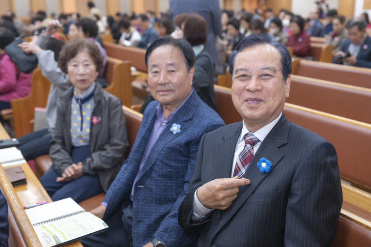 YTo1ODp7czo4OiJGaWxlTmFtZSI7czo0MDoiZmZiOTM3ODMtN2Y5Ny00NzEzLWIxNmMtMWY1NTM0MzBmZjMxLmpwZyI7czoxMjoiRmlsZURhdGVUaW1lIjtpOjE3NDcwOTY4MjU7czo4OiJGaWxlU2l6ZSI7aToxMzYwMTgyO3M6ODoiRmlsZVR5cGUiO2k6MjtzOjg6Ik1pbWVUeXBlIjtzOjEwOiJpbWFnZS9qcGVnIjtzOjEzOiJTZWN0aW9uc0ZvdW5kIjtzOjMwOiJBTllfVEFHLCBJRkQwLCBUSFVNQk5BSUwsIEVYSUYiO3M6ODoiQ09NUFVURUQiO2E6OTp7czo0OiJodG1sIjtzOjI2OiJ3aWR0aD0iMTc1MiIgaGVpZ2h0PSIxMTY4IiI7czo2OiJIZWlnaHQiO2k6MTE2ODtzOjU6IldpZHRoIjtpOjE3NTI7czo3OiJJc0NvbG9yIjtpOjE7czoxNzoiQnl0ZU9yZGVyTW90b3JvbGEiO2k6MDtzOjE1OiJBcGVydHVyZUZOdW1iZXIiO3M6NToiZi8yLjgiO3M6OToiQ29weXJpZ2h0IjtzOjQ6IllBQkMiO3M6MTg6IlRodW1ibmFpbC5GaWxlVHlwZSI7aToyO3M6MTg6IlRodW1ibmFpbC5NaW1lVHlwZSI7czoxMDoiaW1hZ2UvanBlZyI7fXM6NDoiTWFrZSI7czo0OiJTT05ZIjtzOjU6Ik1vZGVsIjtzOjg6IklMQ0UtN000IjtzOjExOiJYUmVzb2x1dGlvbiI7czo1OiIyNDAvMSI7czoxMToiWVJlc29sdXRpb24iO3M6NToiMjQwLzEiO3M6MTQ6IlJlc29sdXRpb25Vbml0IjtpOjI7czo4OiJTb2Z0d2FyZSI7czo1MjoiQWRvYmUgUGhvdG9zaG9wIExpZ2h0cm9vbSBDbGFzc2ljIDE0LjMuMSAoTWFjaW50b3NoKSI7czo4OiJEYXRlVGltZSI7czoxOToiMjAyNTowNToxMSAyMToyMjo0MCI7czo2OiJBcnRpc3QiO3M6NzoiWUFCQ19TRyI7czo5OiJDb3B5cmlnaHQiO3M6NDoiWUFCQyI7czoxNjoiRXhpZl9JRkRfUG9pbnRlciI7aToyNTQ7czo5OiJUSFVNQk5BSUwiO2E6Njp7czoxMToiQ29tcHJlc3Npb24iO2k6NjtzOjExOiJYUmVzb2x1dGlvbiI7czo0OiI3Mi8xIjtzOjExOiJZUmVzb2x1dGlvbiI7czo0OiI3Mi8xIjtzOjE0OiJSZXNvbHV0aW9uVW5pdCI7aToyO3M6MjE6IkpQRUdJbnRlcmNoYW5nZUZvcm1hdCI7aToxMDQwO3M6Mjc6IkpQRUdJbnRlcmNoYW5nZUZvcm1hdExlbmd0aCI7aToxNzM2NDt9czoxMjoiRXhwb3N1cmVUaW1lIjtzOjU6IjEvMTYwIjtzOjc6IkZOdW1iZXIiO3M6NToiMjgvMTAiO3M6MTU6IkV4cG9zdXJlUHJvZ3JhbSI7aToxO3M6MTU6IklTT1NwZWVkUmF0aW5ncyI7aTo1MDA7czoxOToiVW5kZWZpbmVkVGFnOjB4ODgzMCI7aToyO3M6MTk6IlVuZGVmaW5lZFRhZzoweDg4MzIiO2k6NTAwO3M6MTE6IkV4aWZWZXJzaW9uIjtzOjQ6IjAyMzIiO3M6MTY6IkRhdGVUaW1lT3JpZ2luYWwiO3M6MTk6IjIwMjU6MDU6MTEgMDk6MTk6MDYiO3M6MTc6IkRhdGVUaW1lRGlnaXRpemVkIjtzOjE5OiIyMDI1OjA1OjExIDA5OjE5OjA2IjtzOjE5OiJVbmRlZmluZWRUYWc6MHg5MDEwIjtzOjY6IiswOTowMCI7czoxOToiVW5kZWZpbmVkVGFnOjB4OTAxMSI7czo2OiIrMDk6MDAiO3M6MTk6IlVuZGVmaW5lZFRhZzoweDkwMTIiO3M6NjoiKzA5OjAwIjtzOjE3OiJTaHV0dGVyU3BlZWRWYWx1ZSI7czoxNToiNzMyMTkyOC8xMDAwMDAwIjtzOjEzOiJBcGVydHVyZVZhbHVlIjtzOjE1OiIyOTcwODU0LzEwMDAwMDAiO3M6MTU6IkJyaWdodG5lc3NWYWx1ZSI7czo5OiIyMTY0LzI1NjAiO3M6MTc6IkV4cG9zdXJlQmlhc1ZhbHVlIjtzOjQ6IjAvMTAiO3M6MTY6Ik1heEFwZXJ0dXJlVmFsdWUiO3M6NzoiNzYwLzI1NiI7czoxMjoiTWV0ZXJpbmdNb2RlIjtpOjU7czoxMToiTGlnaHRTb3VyY2UiO2k6MDtzOjU6IkZsYXNoIjtpOjE1O3M6MTE6IkZvY2FsTGVuZ3RoIjtzOjY6IjM3MC8xMCI7czoxODoiU3ViU2VjVGltZU9yaWdpbmFsIjtzOjM6Ijk4OSI7czoxOToiU3ViU2VjVGltZURpZ2l0aXplZCI7czozOiI5ODkiO3M6MTA6IkNvbG9yU3BhY2UiO2k6NjU1MzU7czoyMToiRm9jYWxQbGFuZVhSZXNvbHV0aW9uIjtzOjE0OiI2NDQ0OTMzOS8zMjc2OCI7czoyMToiRm9jYWxQbGFuZVlSZXNvbHV0aW9uIjtzOjE0OiI2NDQ0OTMzOS8zMjc2OCI7czoyNDoiRm9jYWxQbGFuZVJlc29sdXRpb25Vbml0IjtpOjM7czoxMDoiRmlsZVNvdXJjZSI7czoxOiIDIjtzOjk6IlNjZW5lVHlwZSI7czoxOiIBIjtzOjE0OiJDdXN0b21SZW5kZXJlZCI7aTowO3M6MTI6IkV4cG9zdXJlTW9kZSI7aToxO3M6MTI6IldoaXRlQmFsYW5jZSI7aTowO3M6MTY6IkRpZ2l0YWxab29tUmF0aW8iO3M6NToiMTYvMTYiO3M6MjE6IkZvY2FsTGVuZ3RoSW4zNW1tRmlsbSI7aTozNztzOjE2OiJTY2VuZUNhcHR1cmVUeXBlIjtpOjA7czo4OiJDb250cmFzdCI7aTowO3M6MTA6IlNhdHVyYXRpb24iO2k6MDtzOjk6IlNoYXJwbmVzcyI7aTowO3M6MTk6IlVuZGVmaW5lZFRhZzoweEE0MzIiO2E6NDp7aTowO3M6NjoiMjQwLzEwIjtpOjE7czo2OiI3MDAvMTAiO2k6MjtzOjU6IjI4LzEwIjtpOjM7czo1OiIyOC8xMCI7fXM6MTk6IlVuZGVmaW5lZFRhZzoweEE0MzQiO3M6MjE6IkZFIDI0LTcwbW0gRjIuOCBHTSBJSSI7fQ==